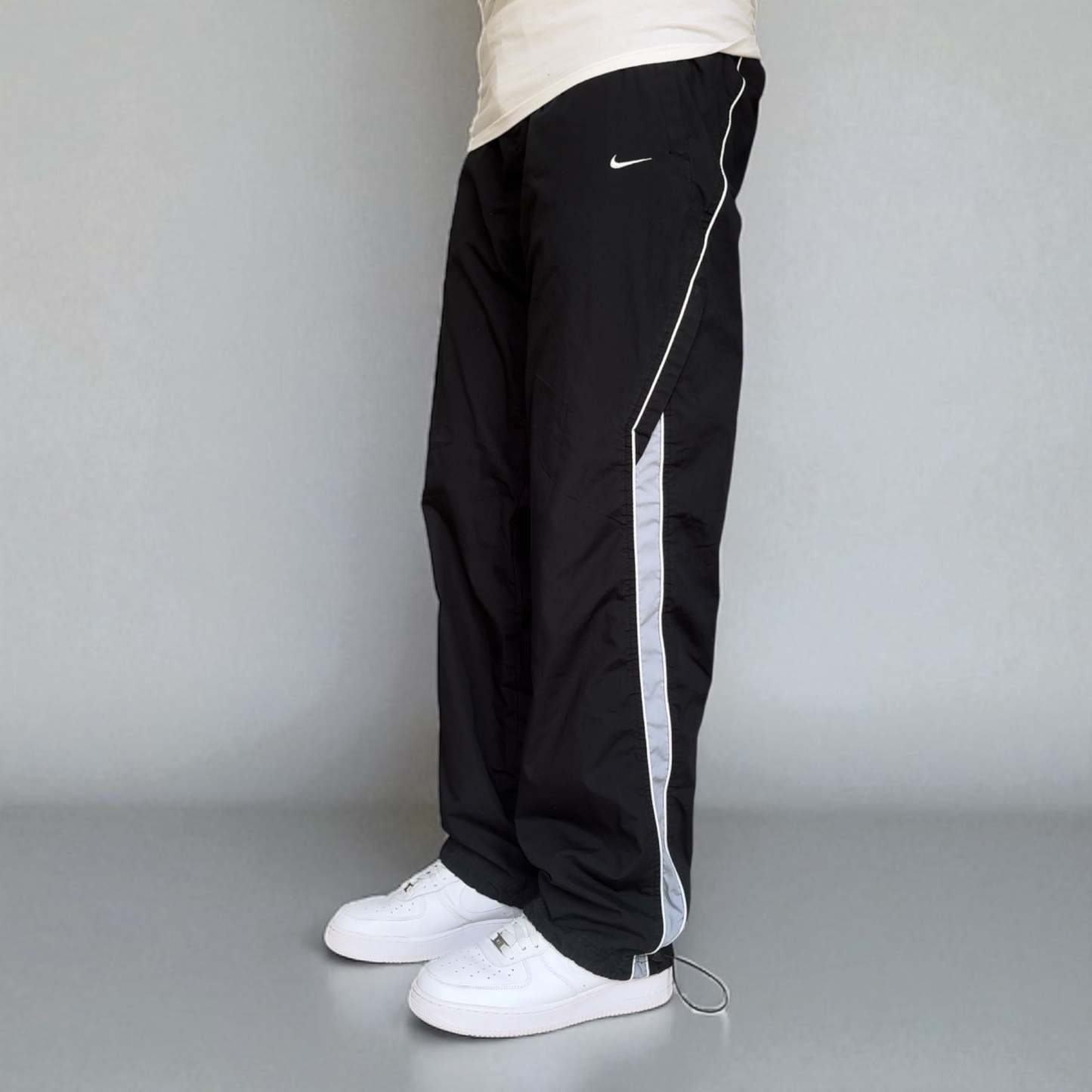 RARE 2000s Trackpants Black-Kikonat