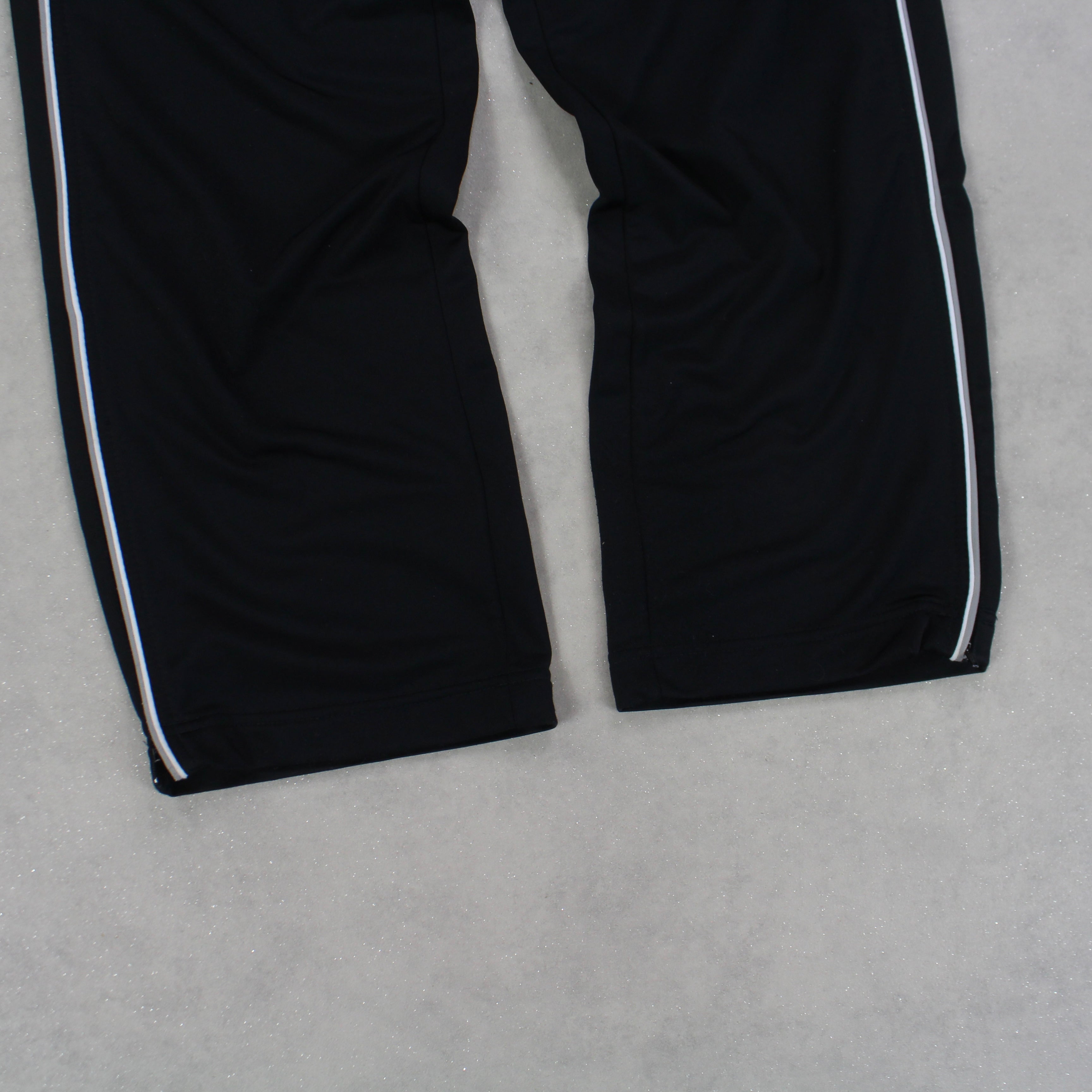 RARE 2000s Trackpants Black-Kikonat