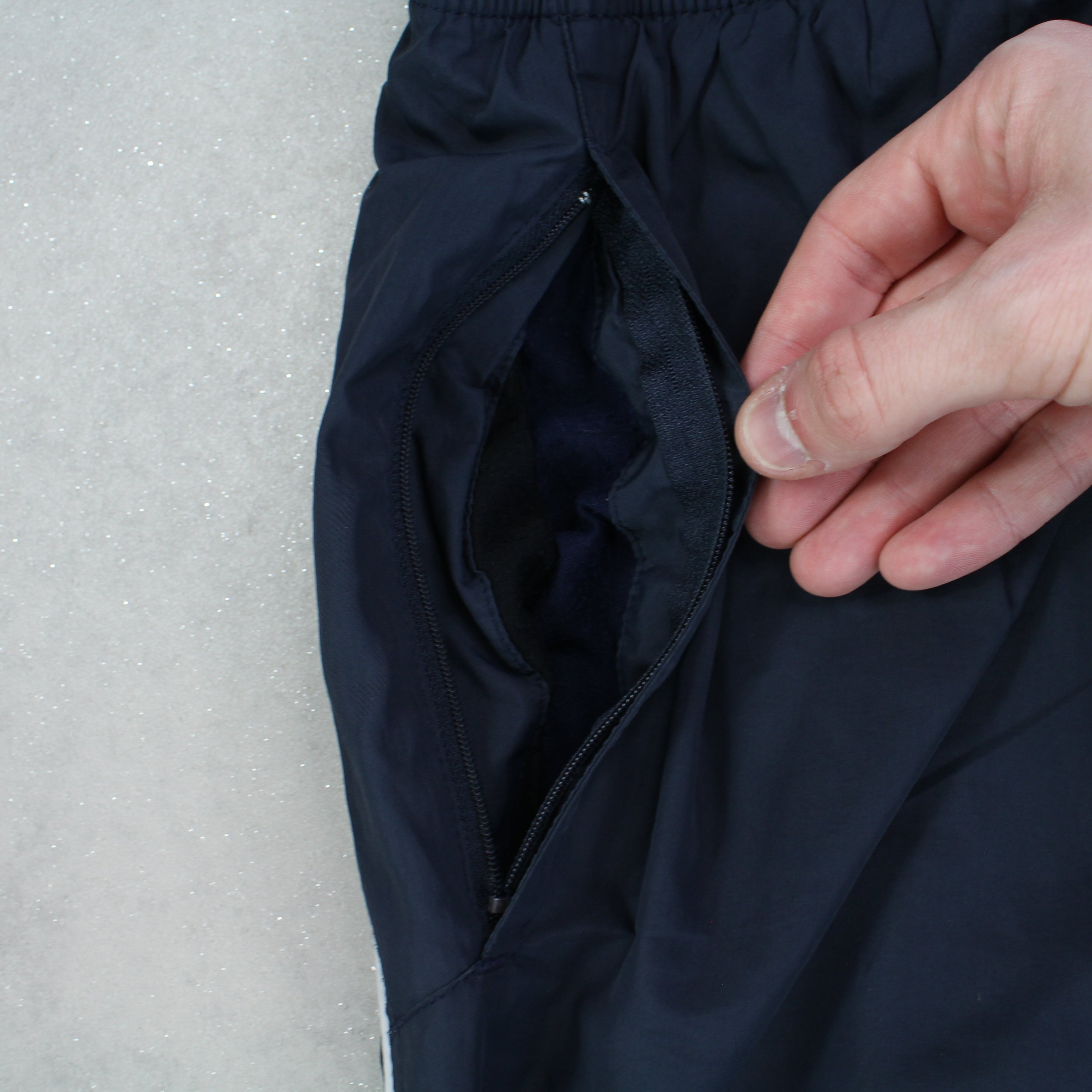 RARE 00s Athletic Trackpants Navy-Kikonat