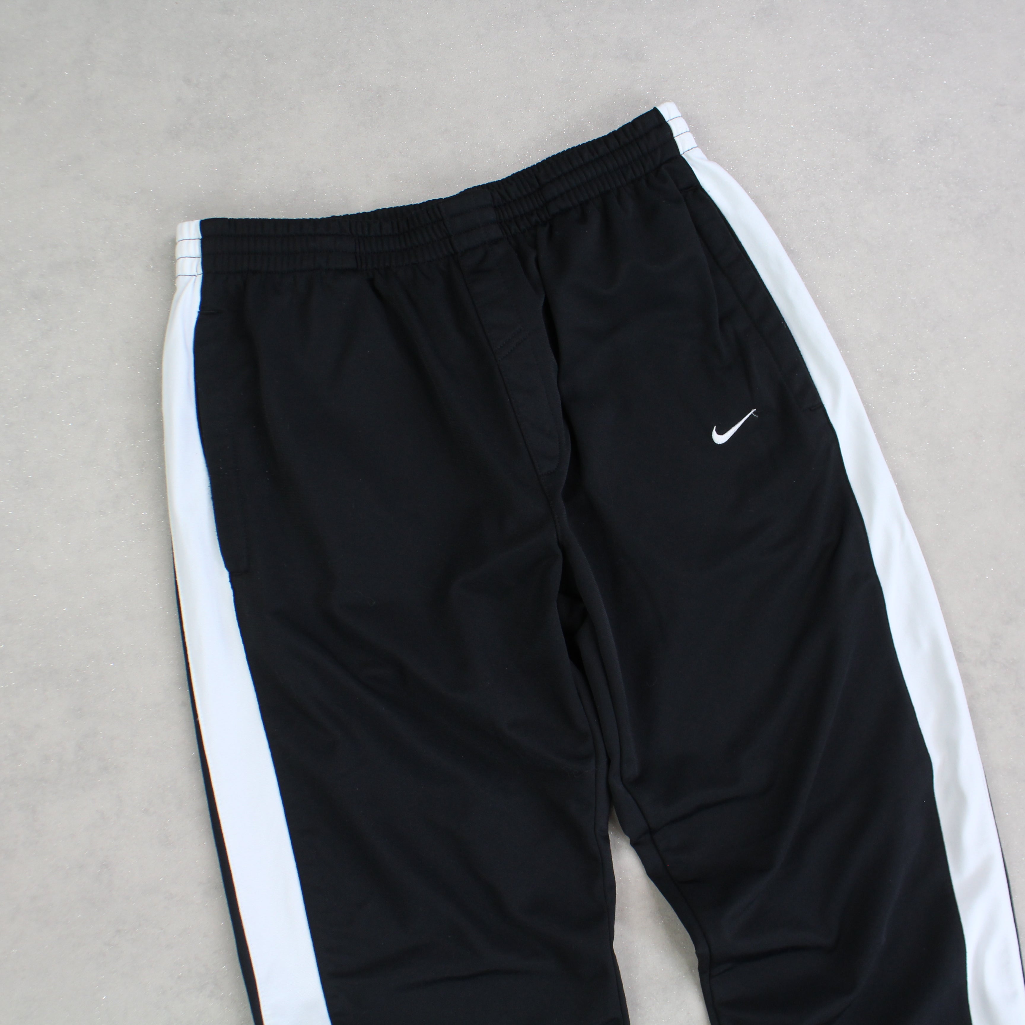 RARE 00s Trackpants Black-Kikonat