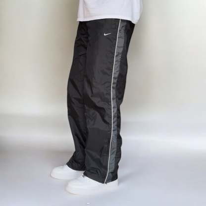 RARE 2000s Baggy Trackpants Black-Kikonat