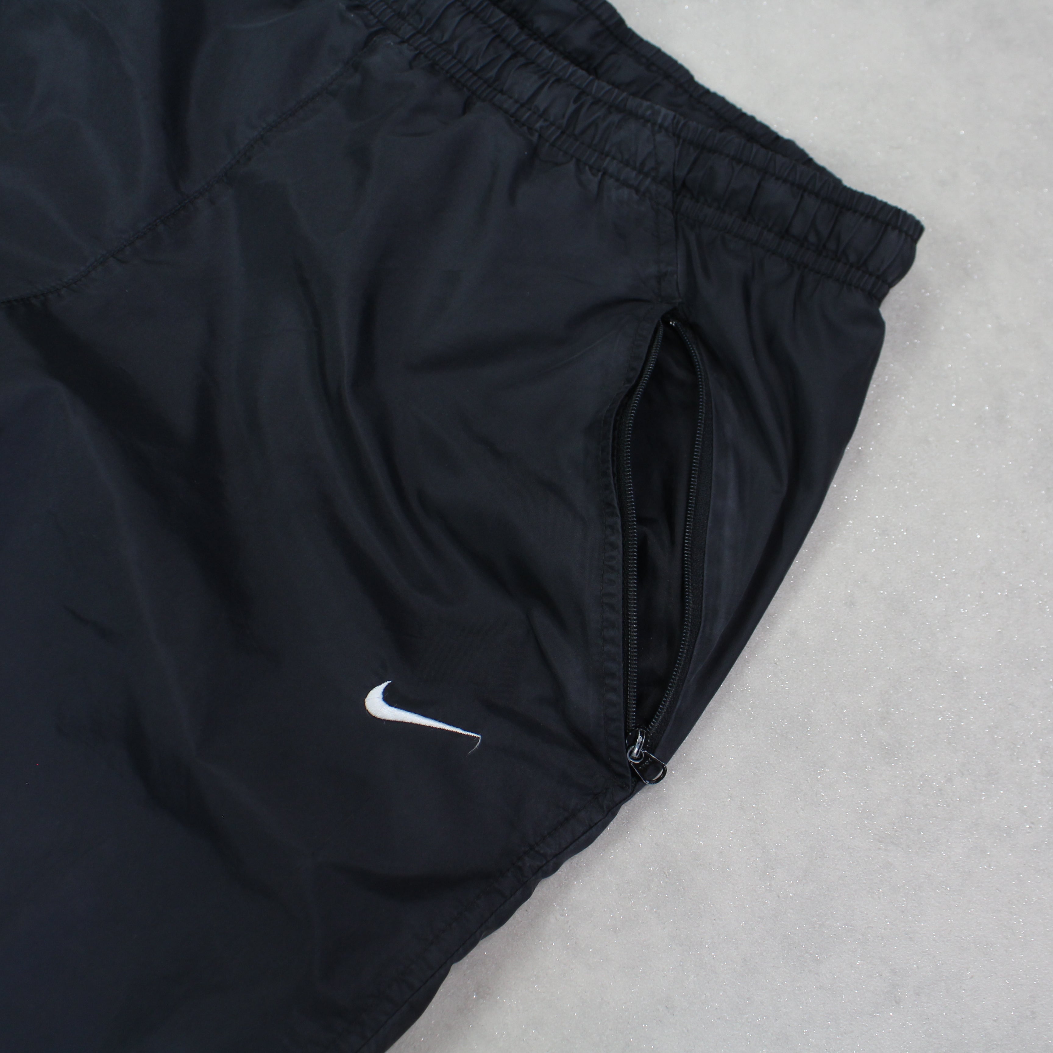 RARE 00s Trackpants Black-Kikonat