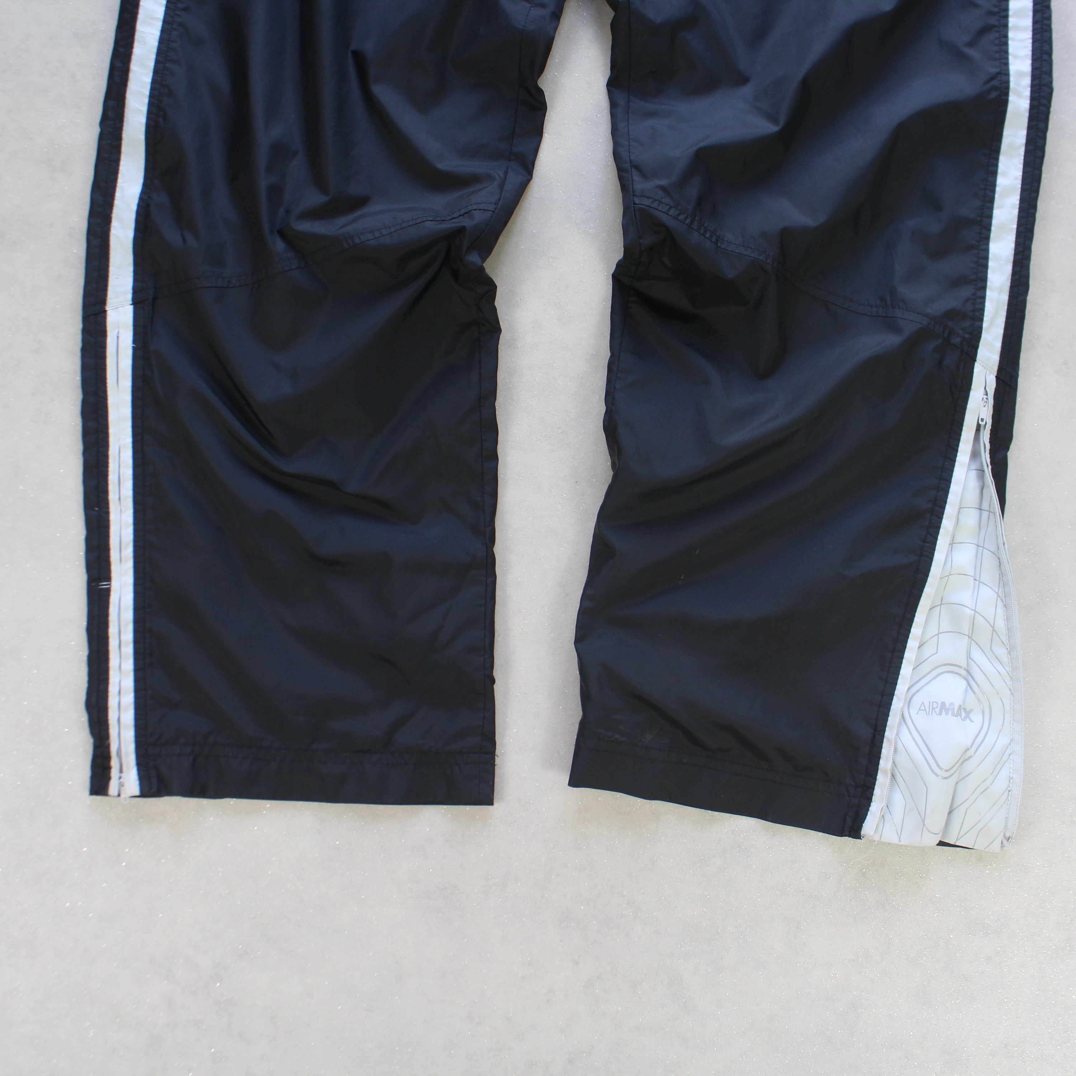 SUPER RARE 2000s Air Max Trackpants Black-Kikonat