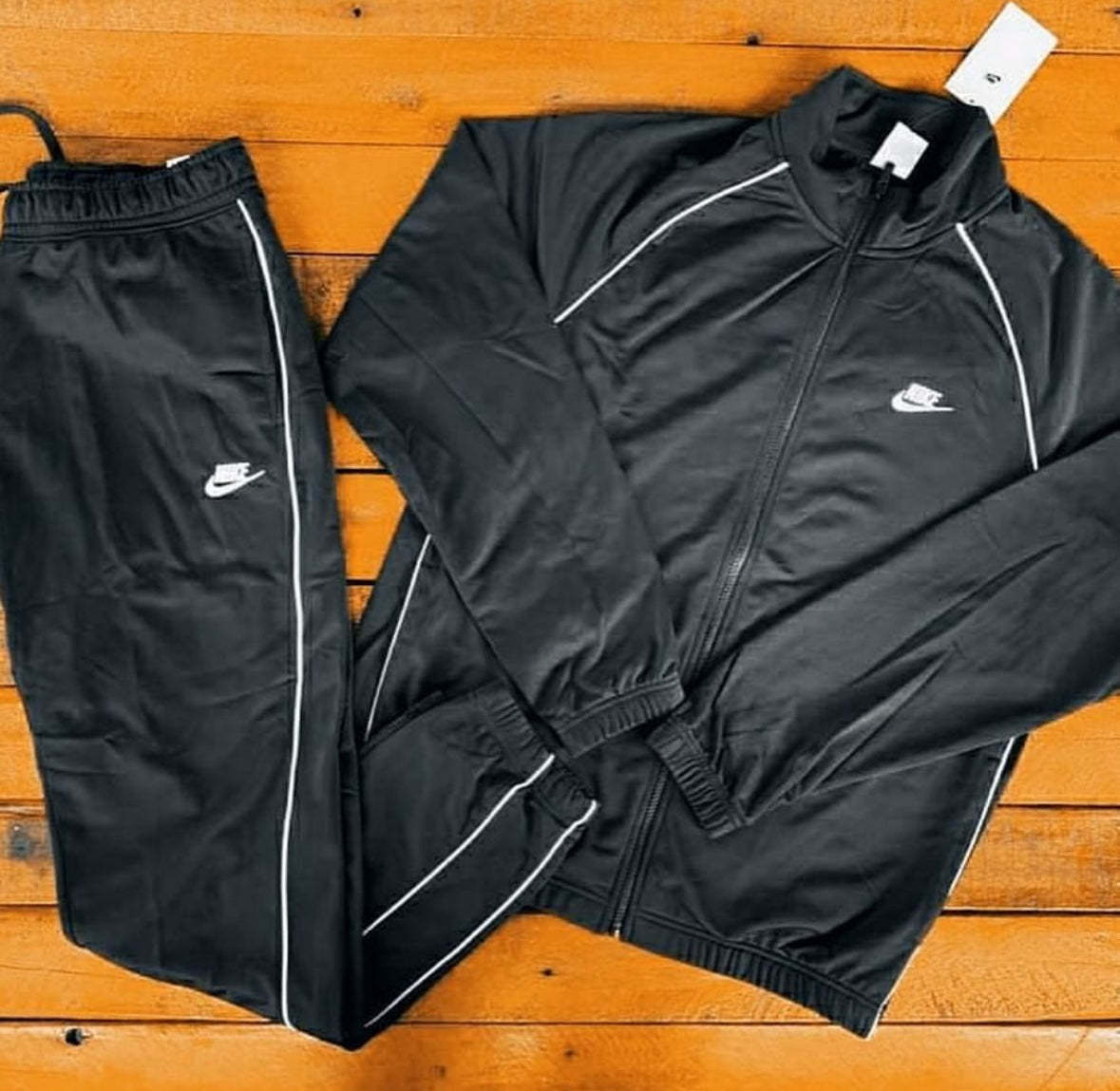 Conjunto  Tracksuit Preto-Kikonat