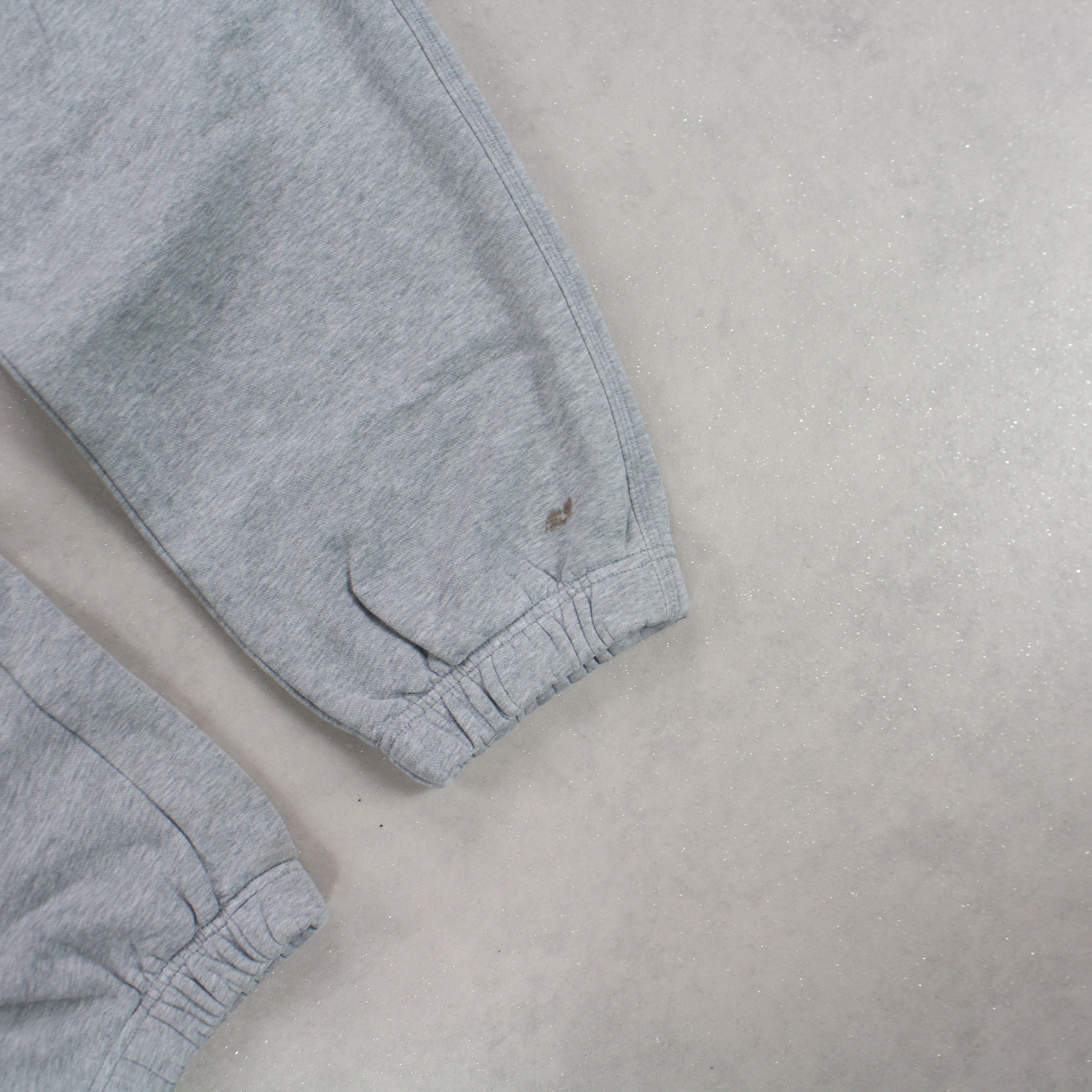 RARE 2000s Joggers Grey-Kikonat