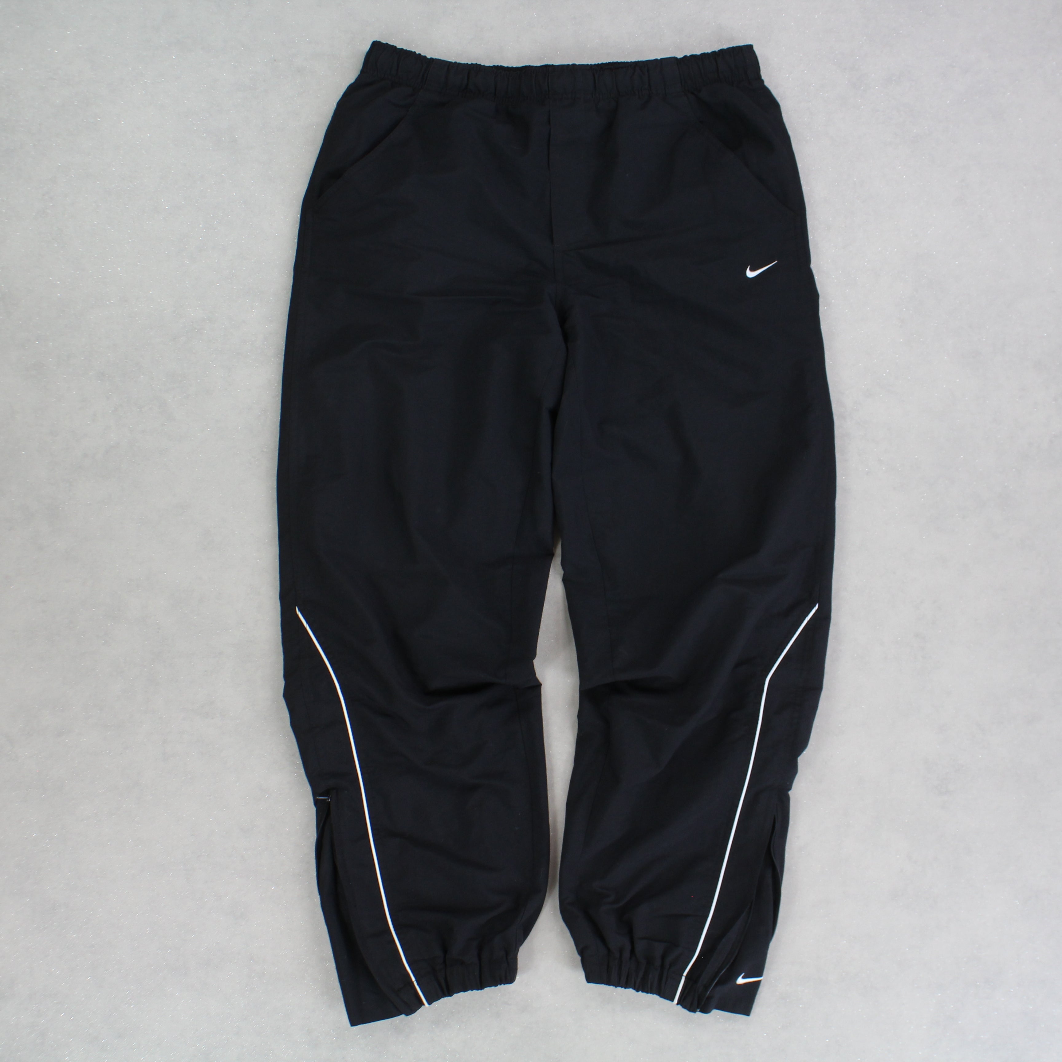 RARE 2000s Trackpants Black-Kikonat