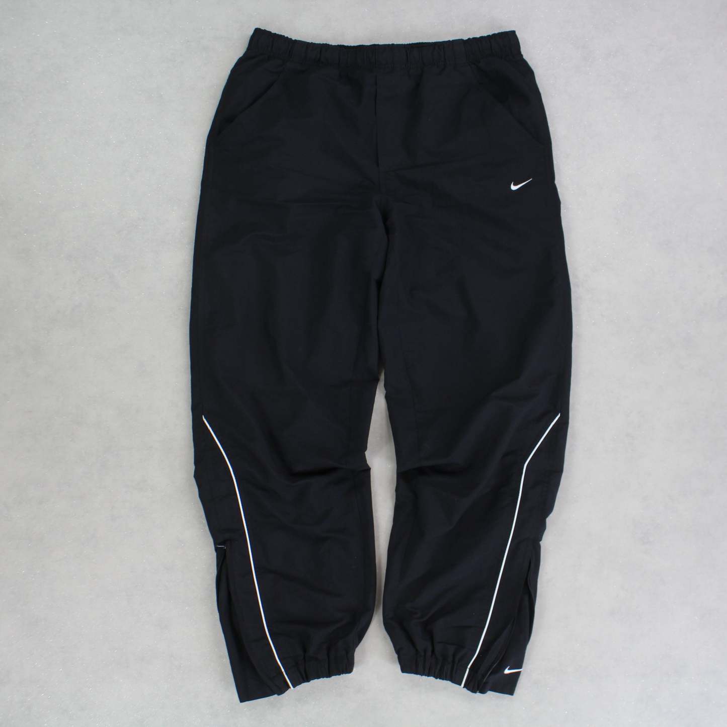 RARE 2000s Trackpants Black-Kikonat