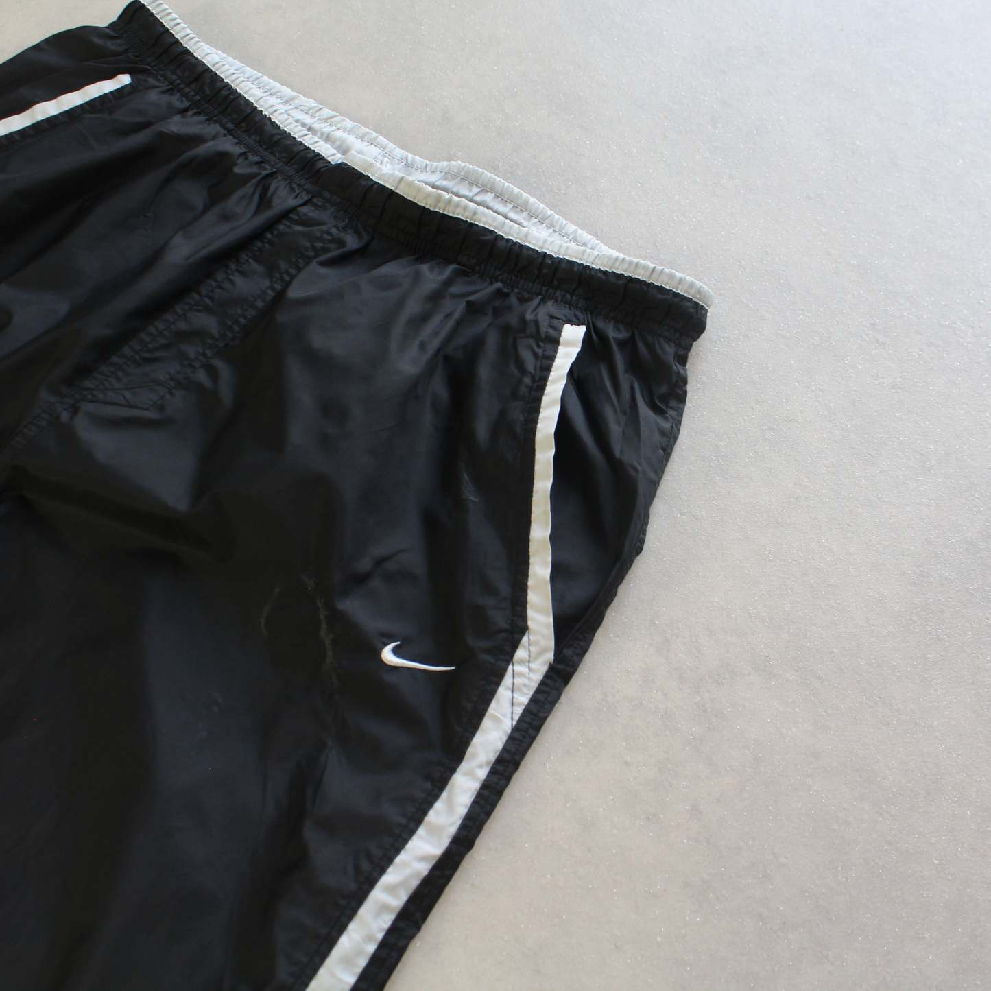SUPER RARE 2000s Air Max Trackpants Black-Kikonat