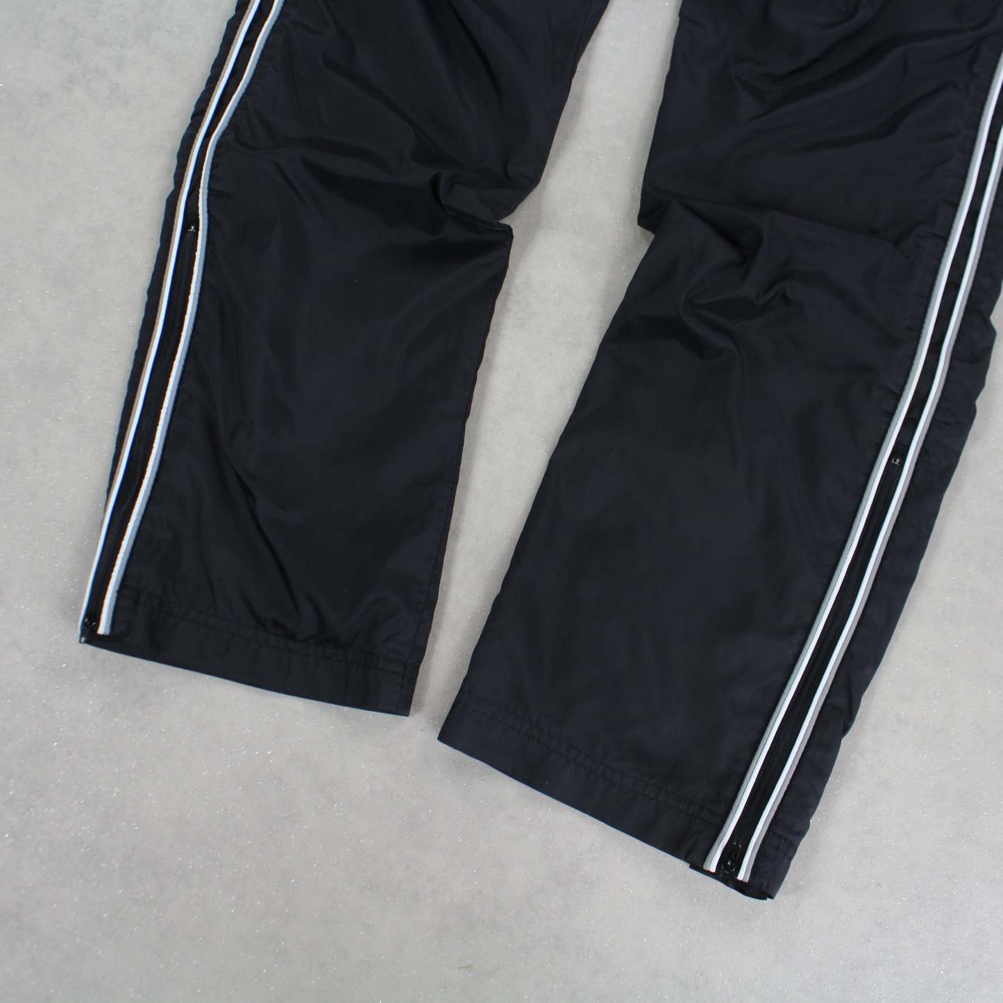 SUPER RARE 2000s Trackpants Grey-Kikonat
