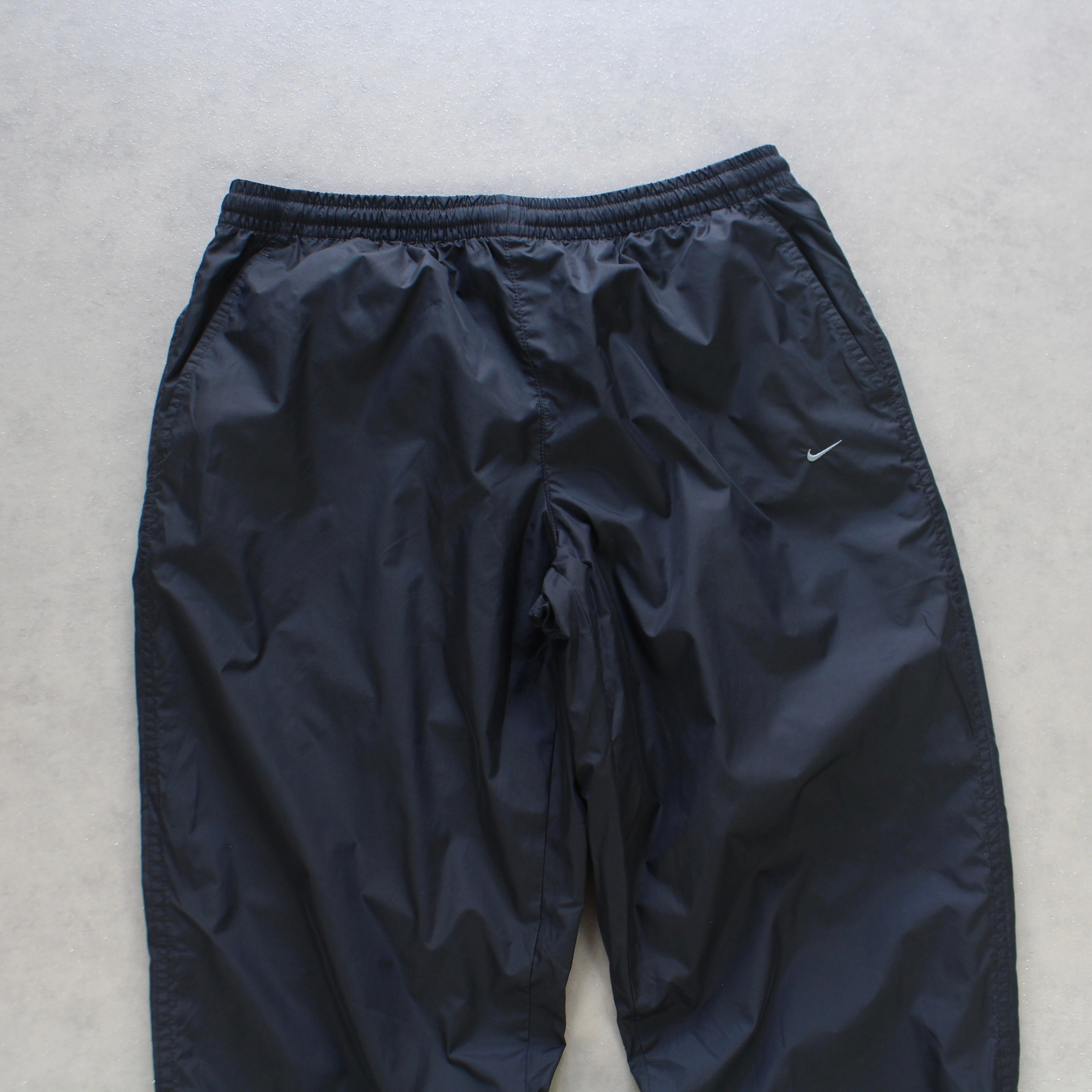 RARE 2000s Trackpants Black-Kikonat