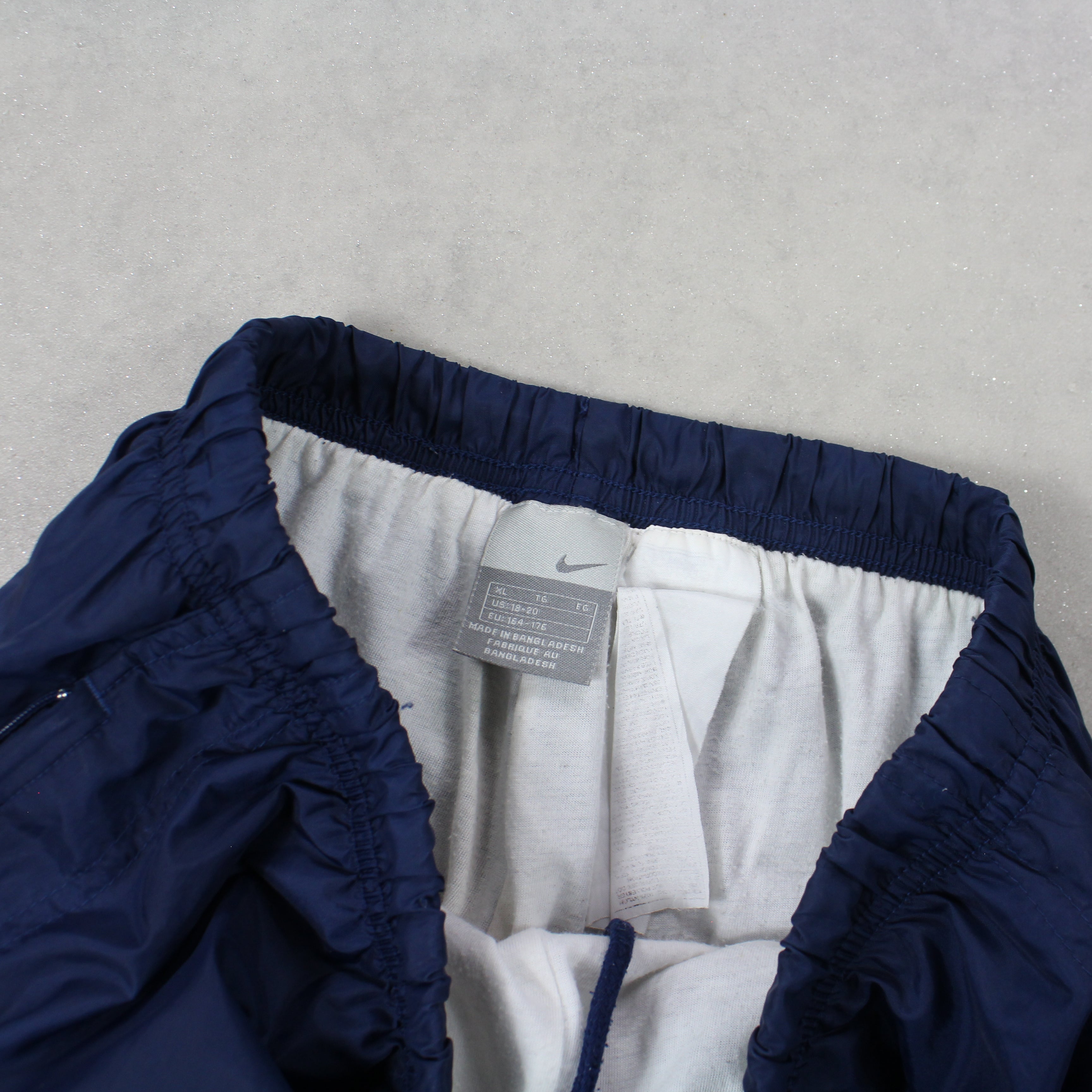 RARE 00s Trackpants Navy-Kikonat
