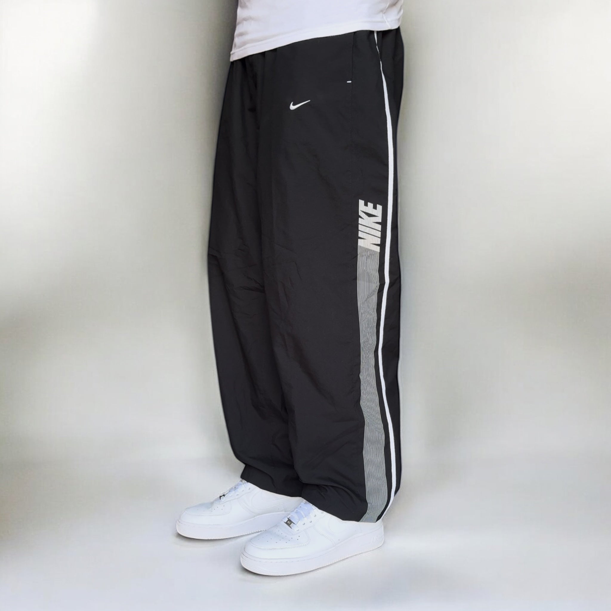 RARE 00s Trackpants Black-Kikonat