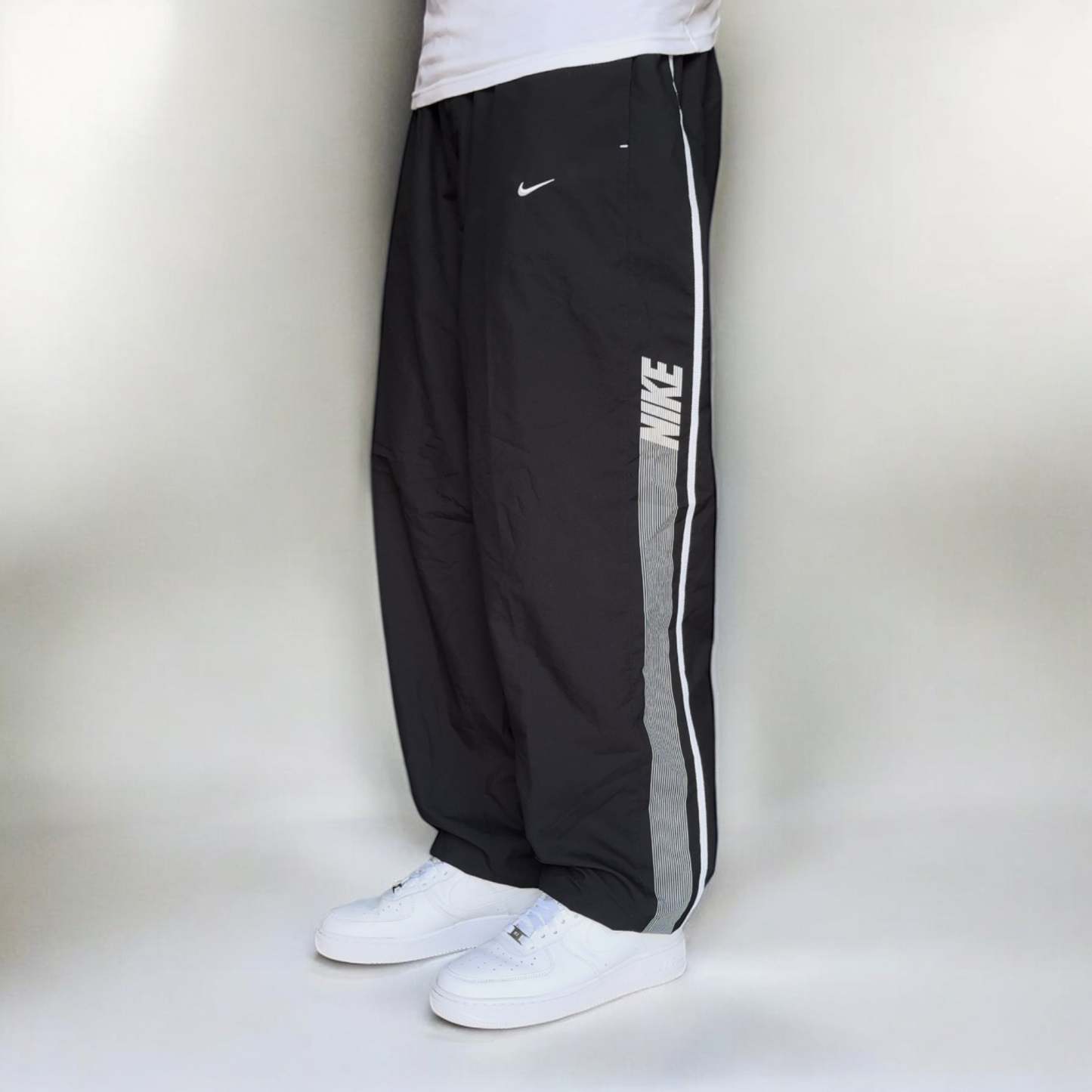 RARE 00s Trackpants Black-Kikonat