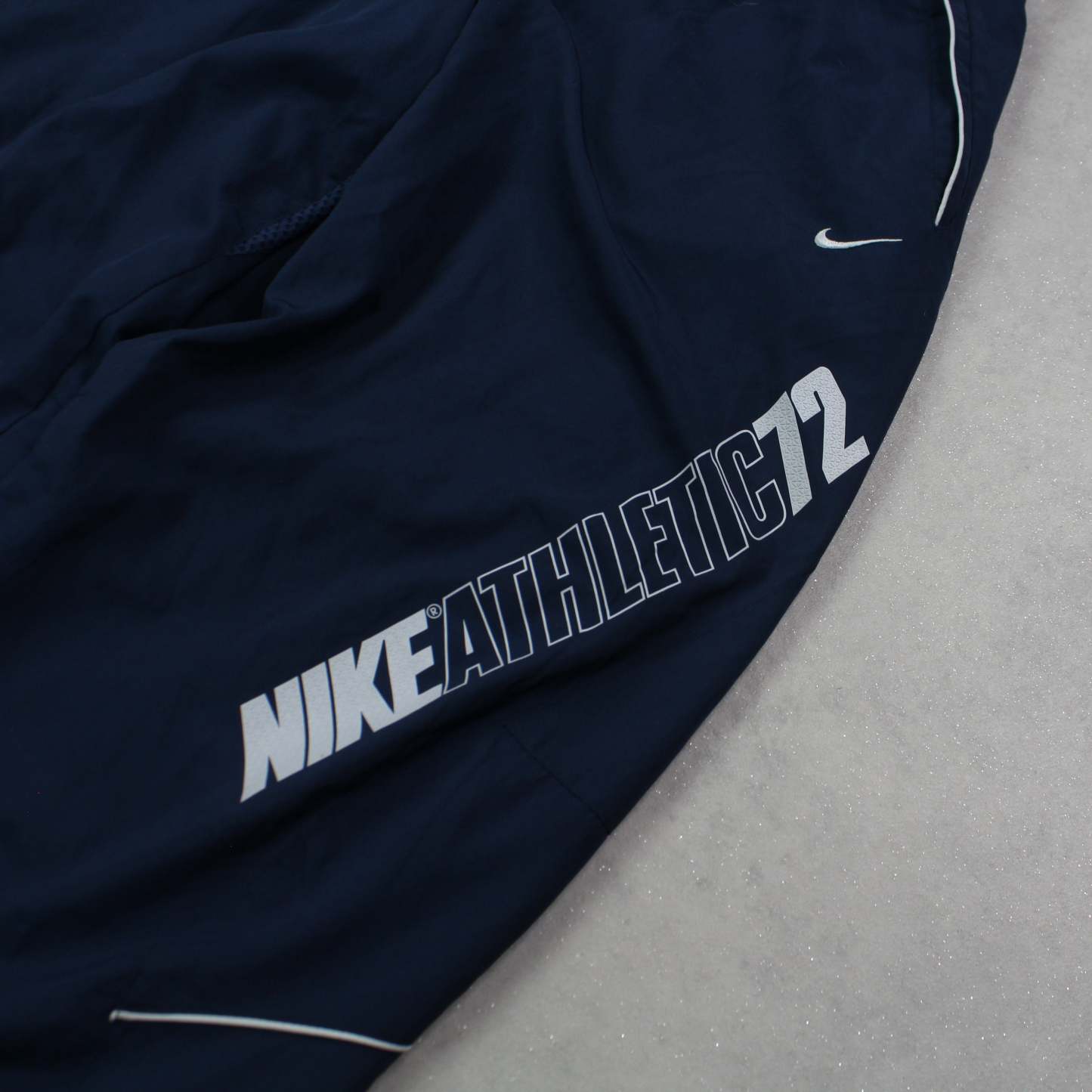 RARE 2000s 72 Trackpants Navy-Kikonat