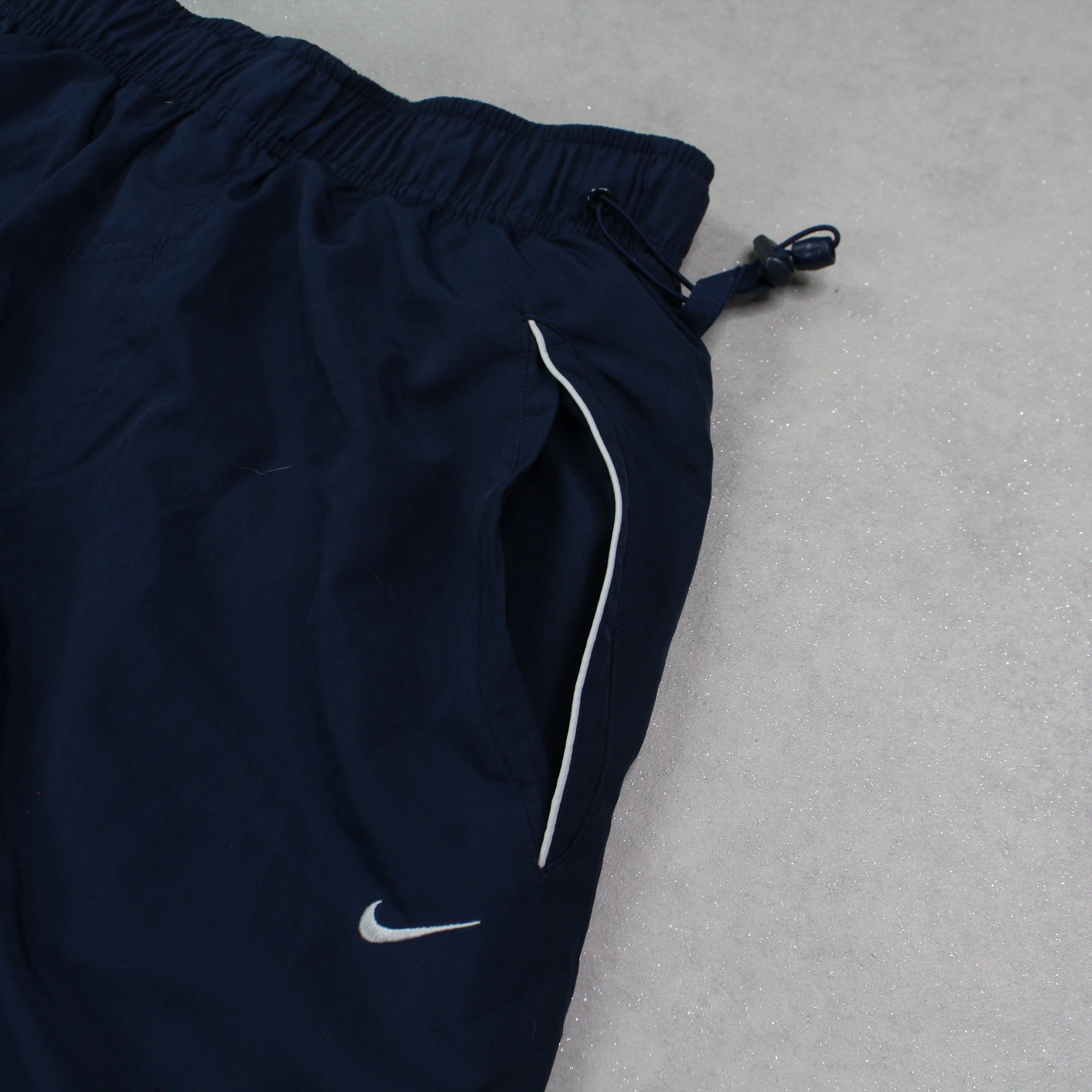RARE 2000s 72 Trackpants Navy-Kikonat