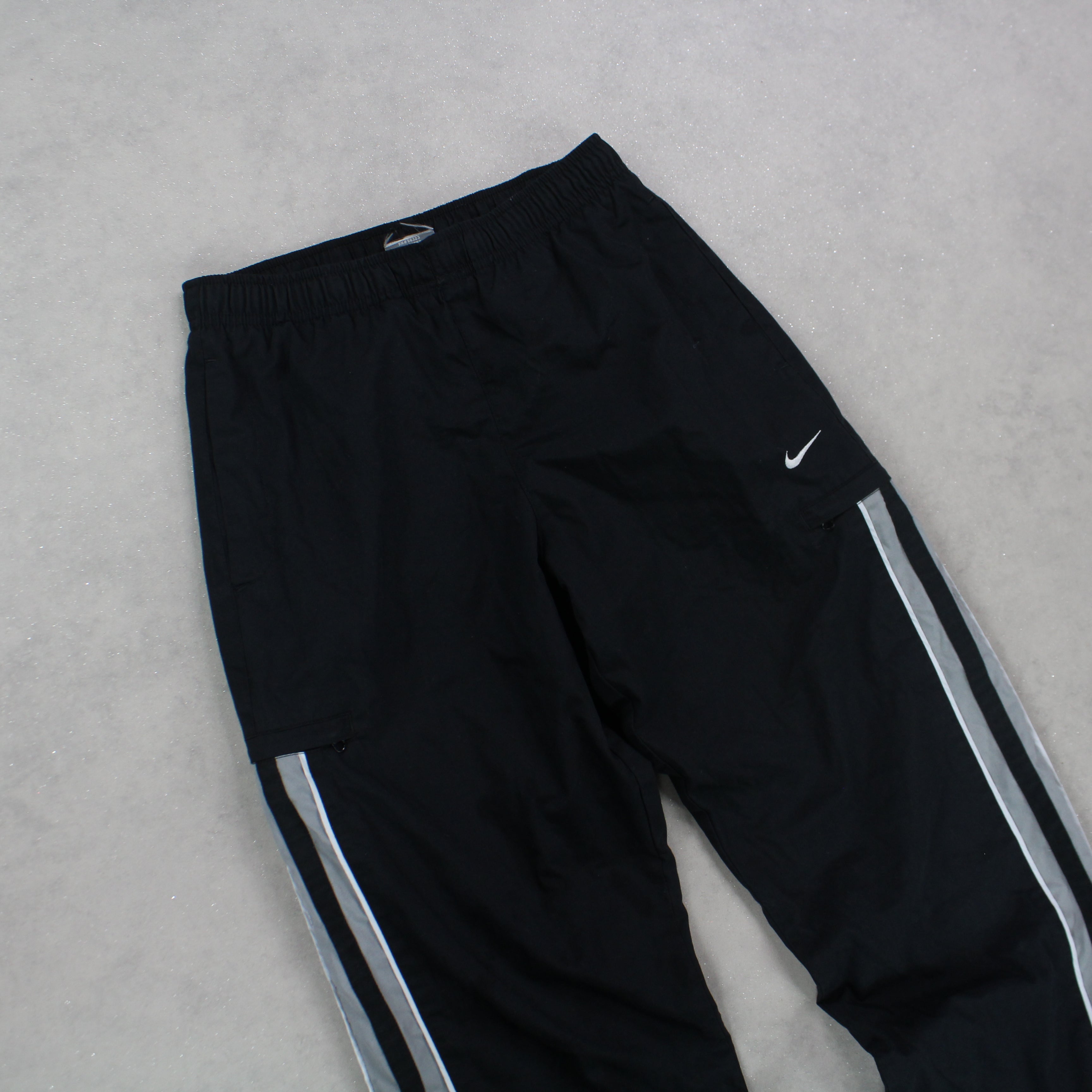 RARE 2000s Trackpants Black-Kikonat