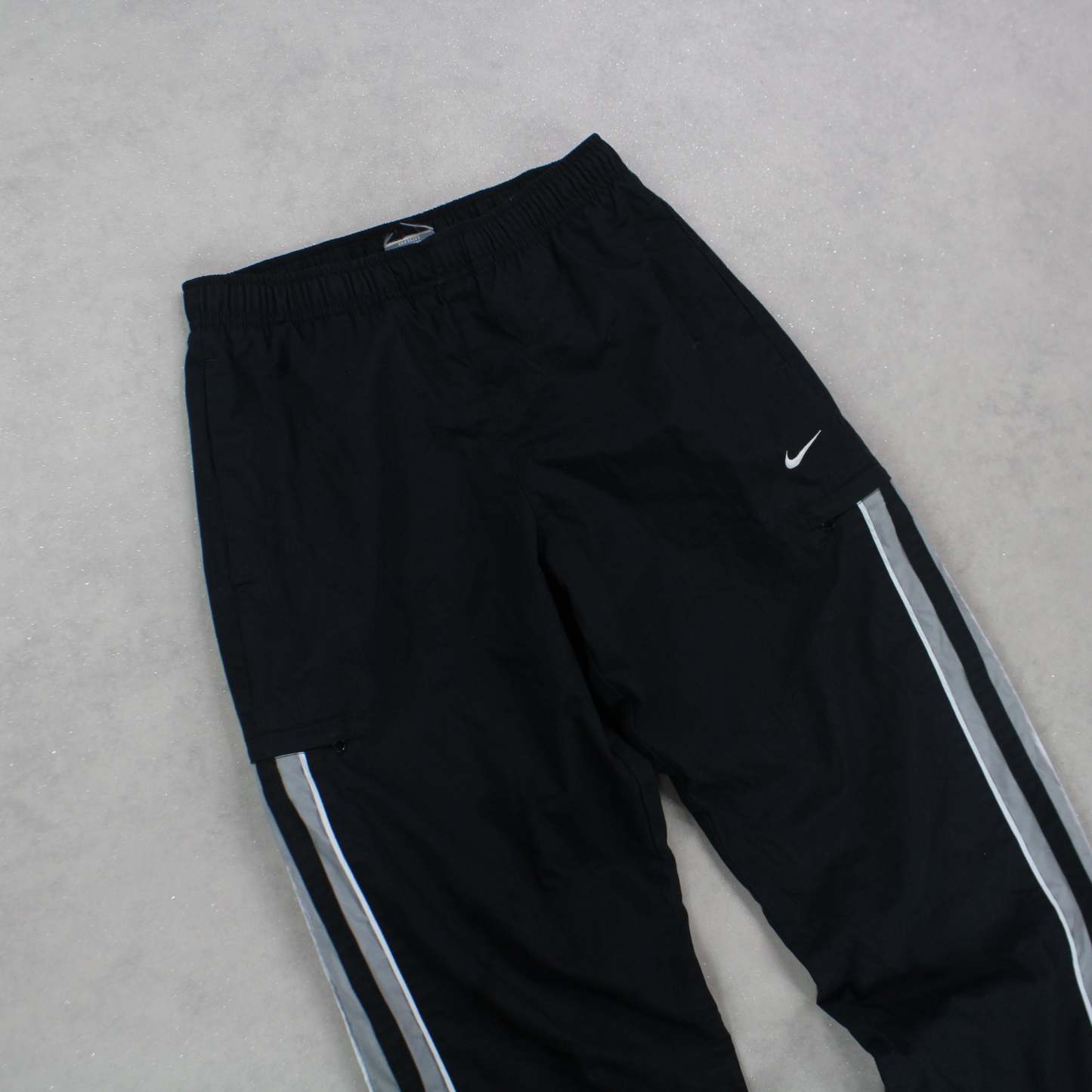 RARE 2000s Trackpants Black-Kikonat