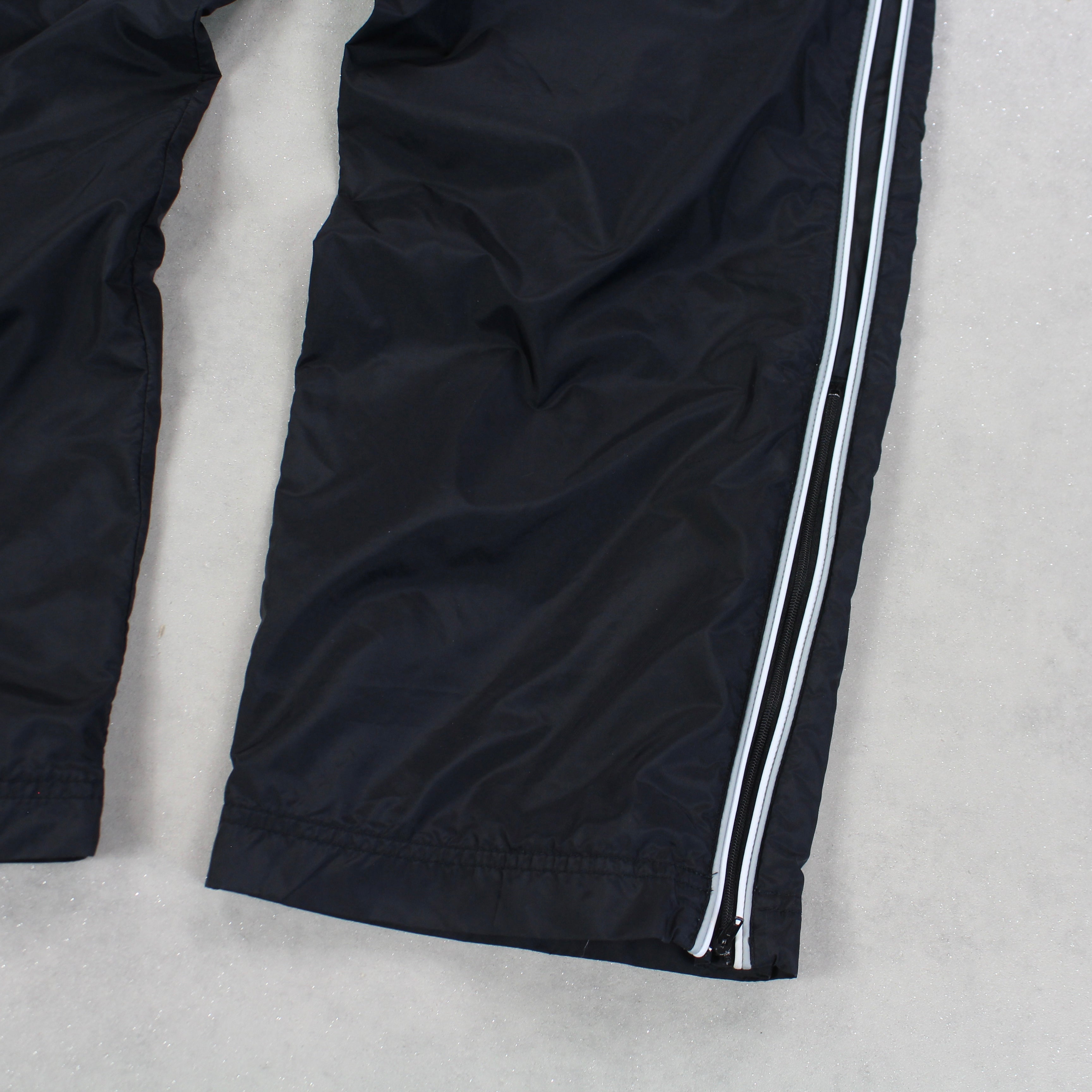 SUPER RARE 2000s Trackpants Black-Kikonat