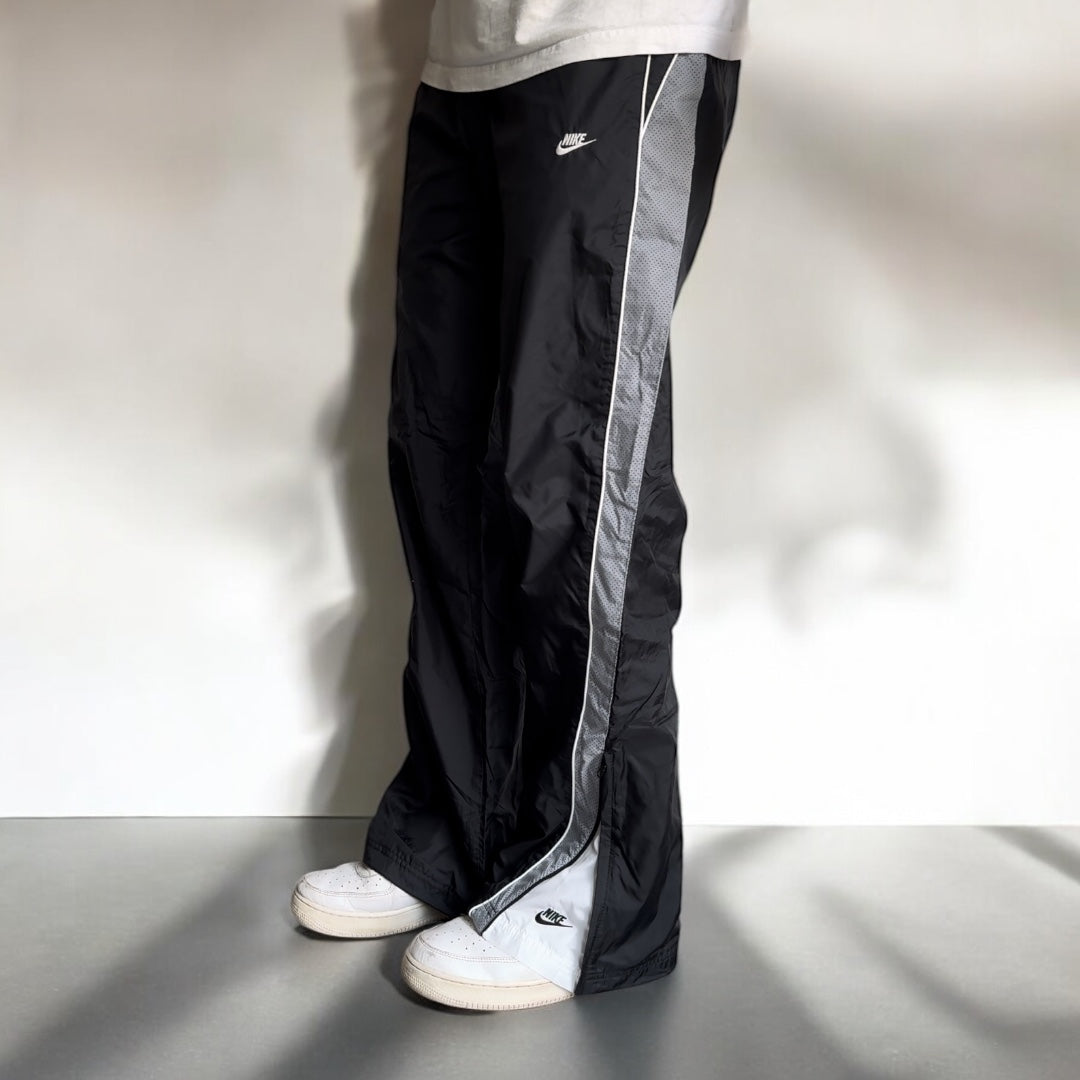 RARE 2000s Baggy Trackpants Black-Kikonat