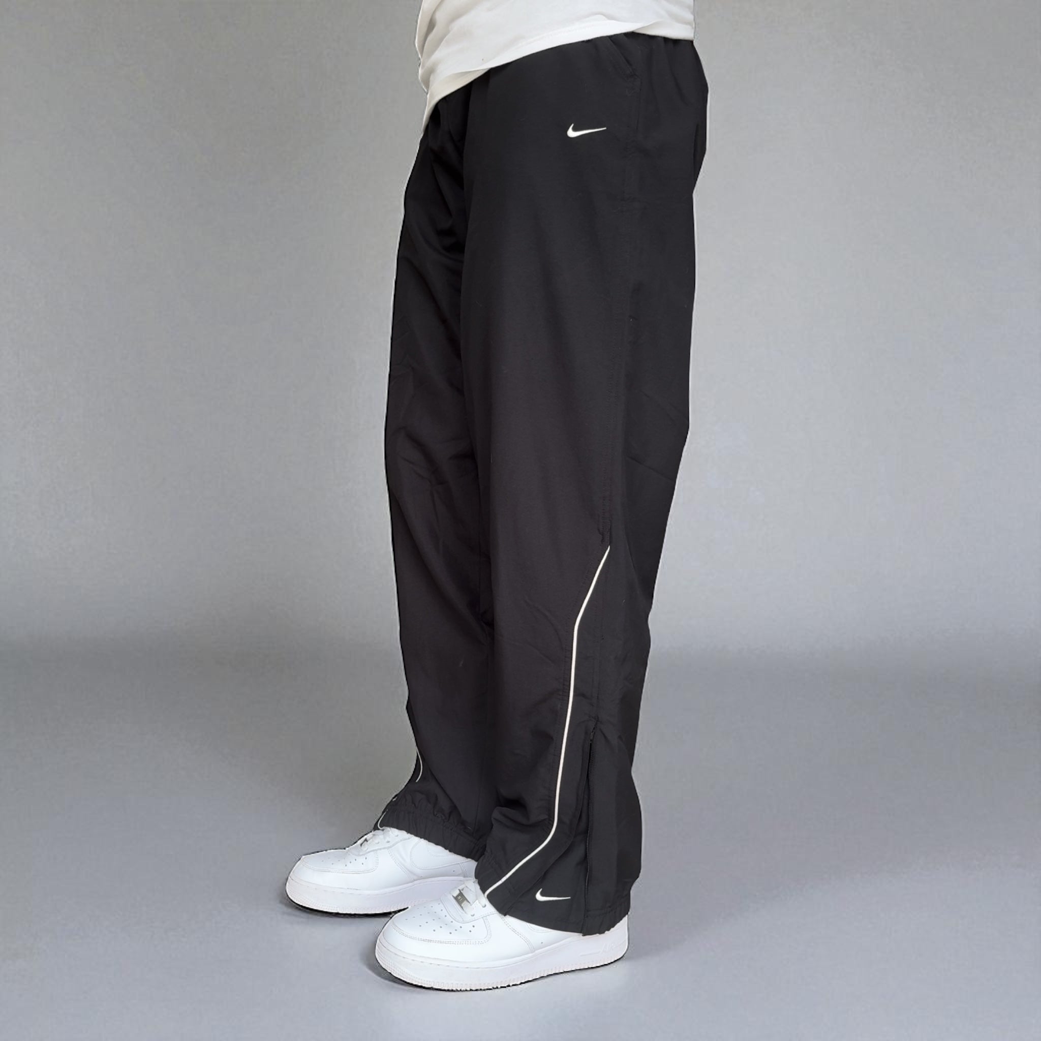 RARE 2000s Trackpants Black-Kikonat