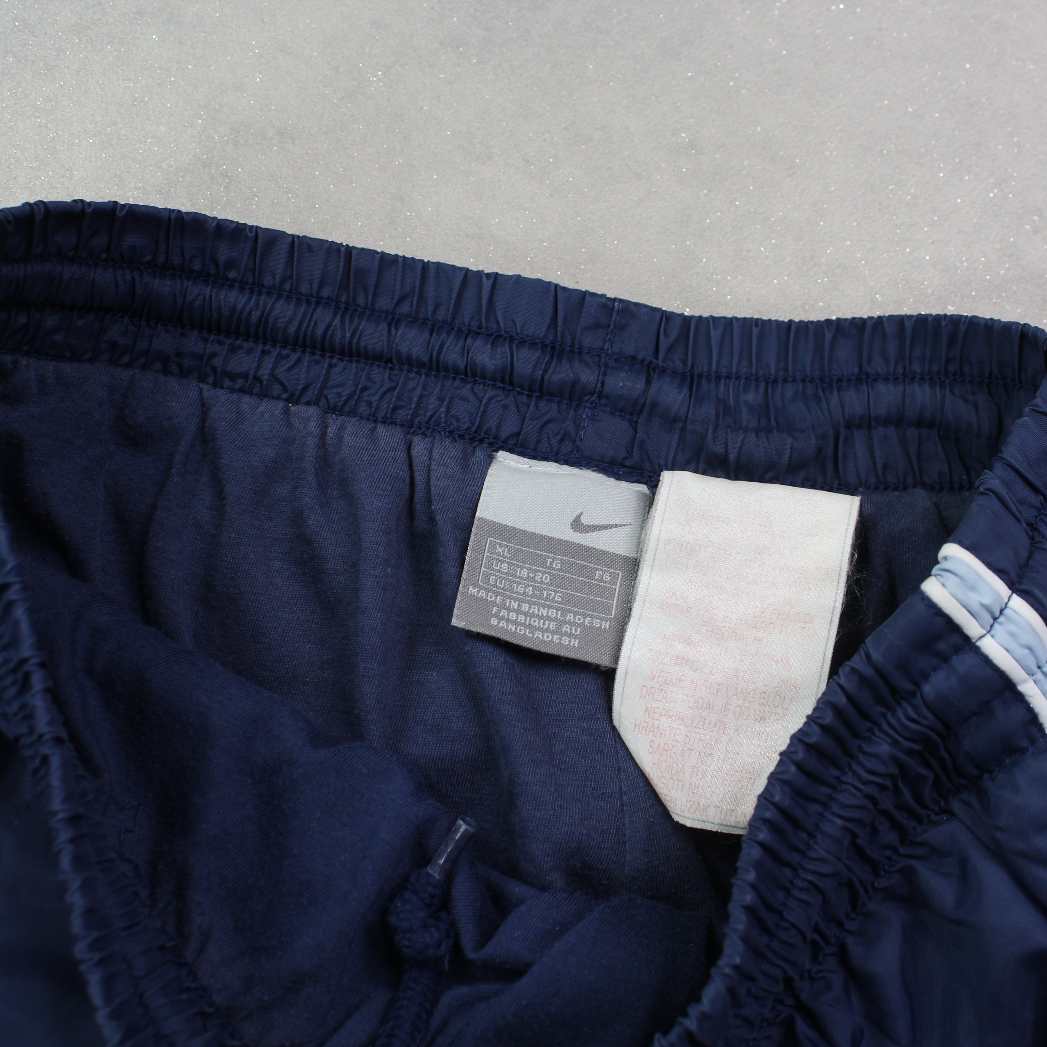 RARE 2000s Trackpants Navy-Kikonat