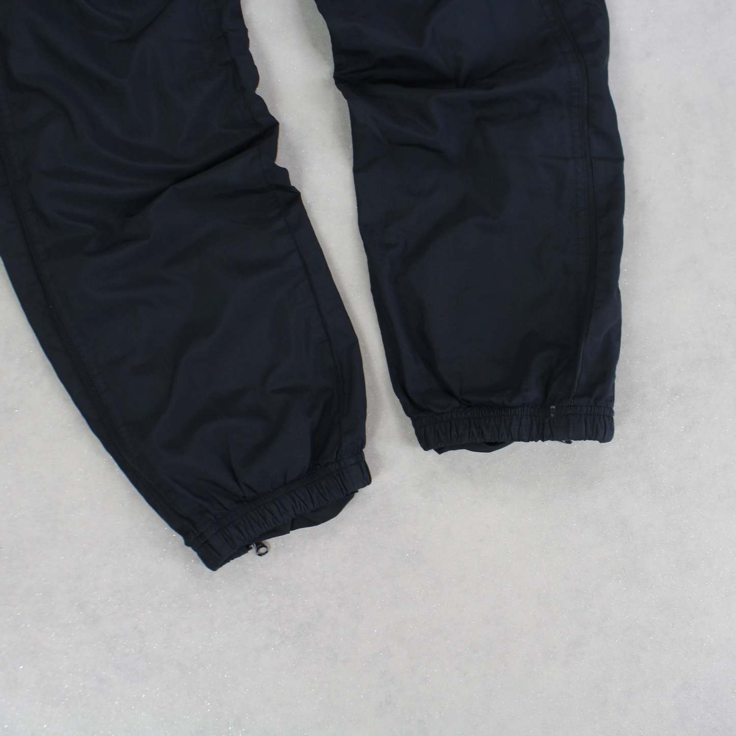 RARE 2000s Trackpants Black-Kikonat