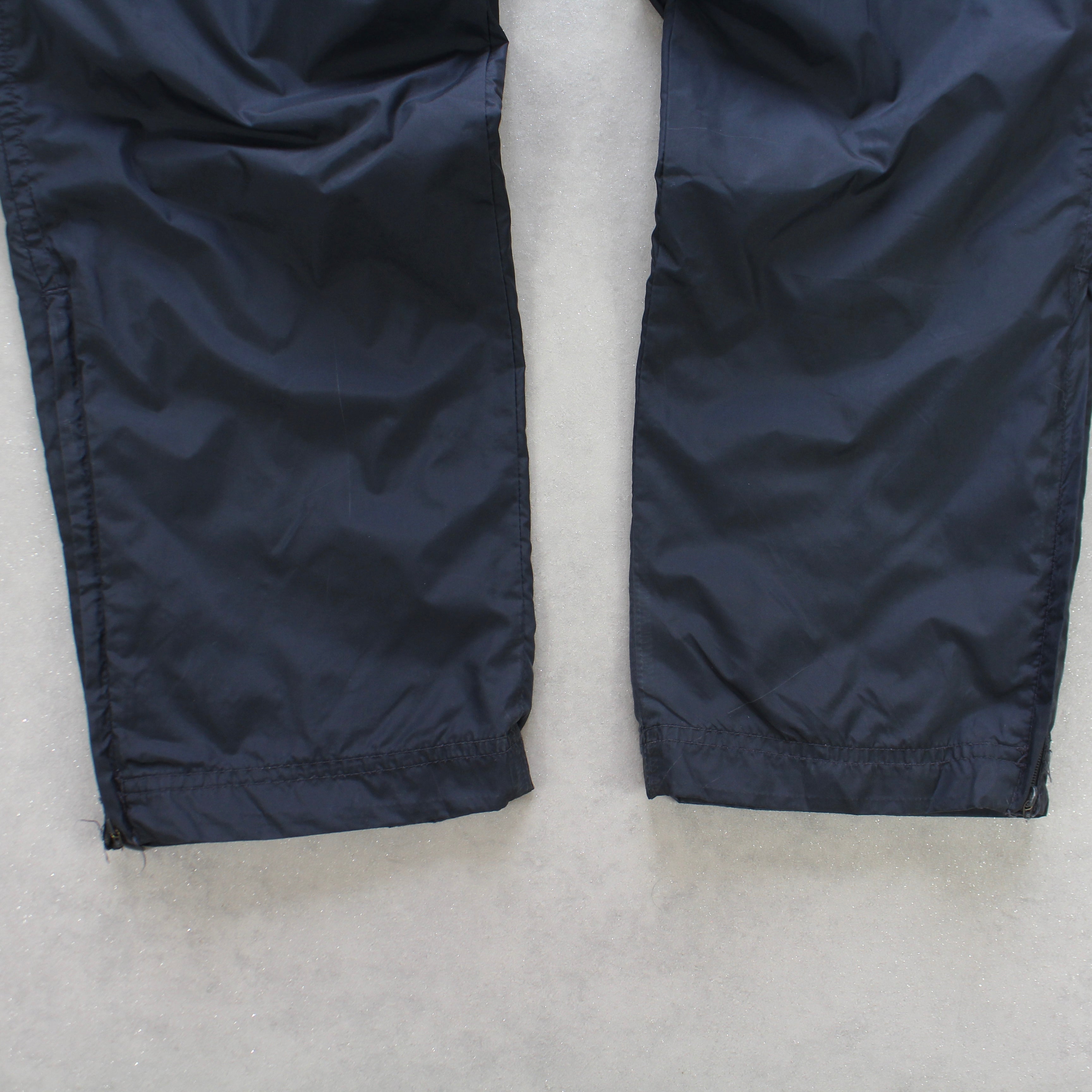 RARE 2000s Trackpants Black-Kikonat