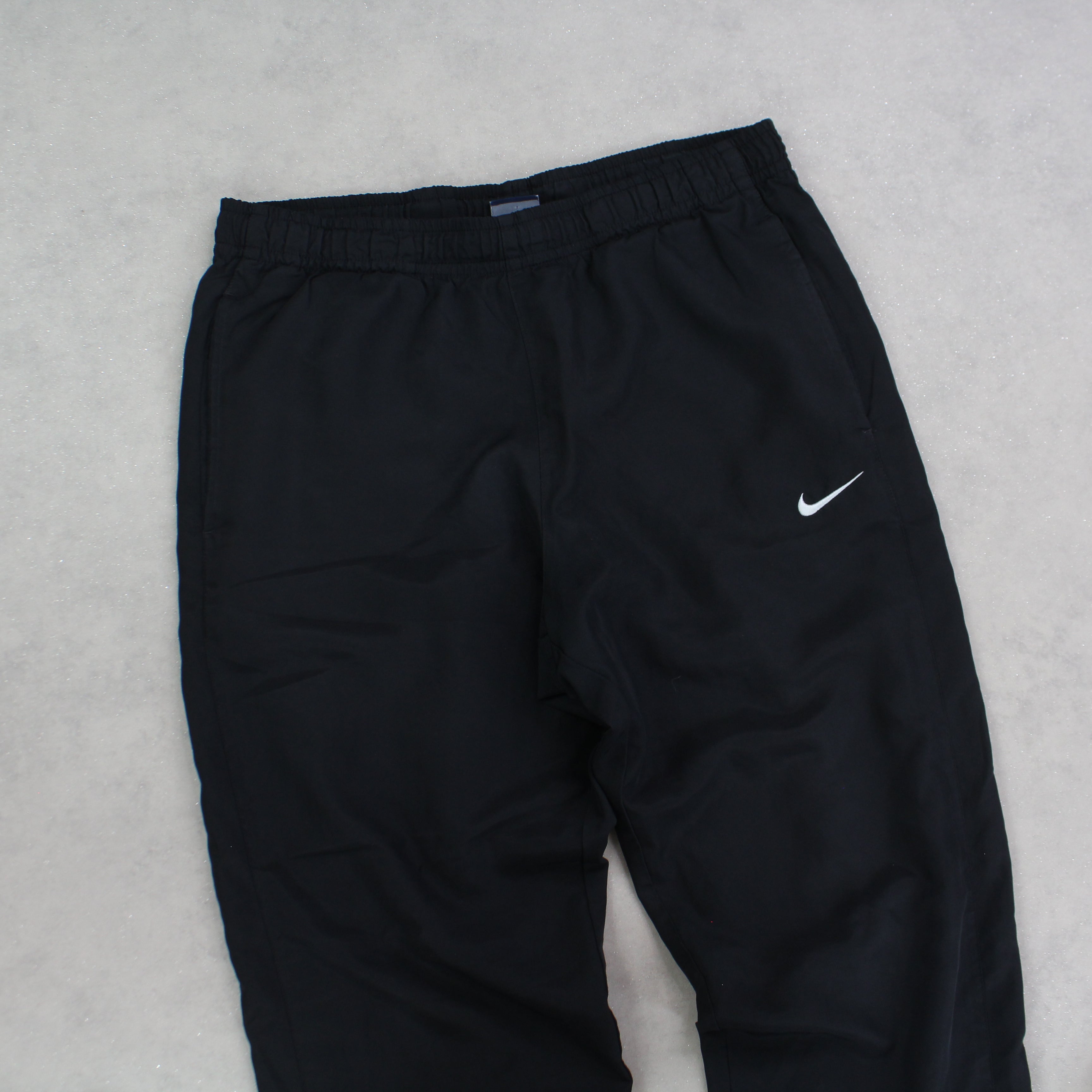 RARE 2000s Trackpants Black-Kikonat