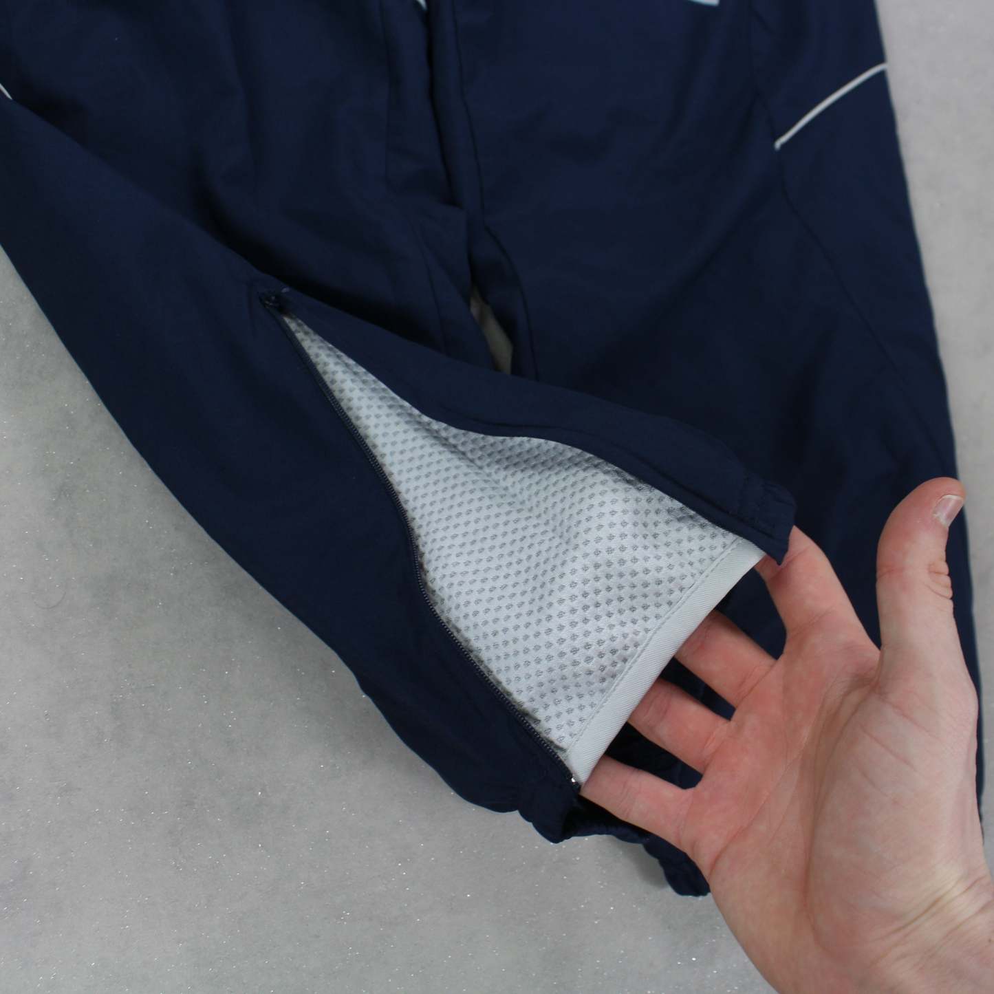 RARE 2000s 72 Trackpants Navy-Kikonat