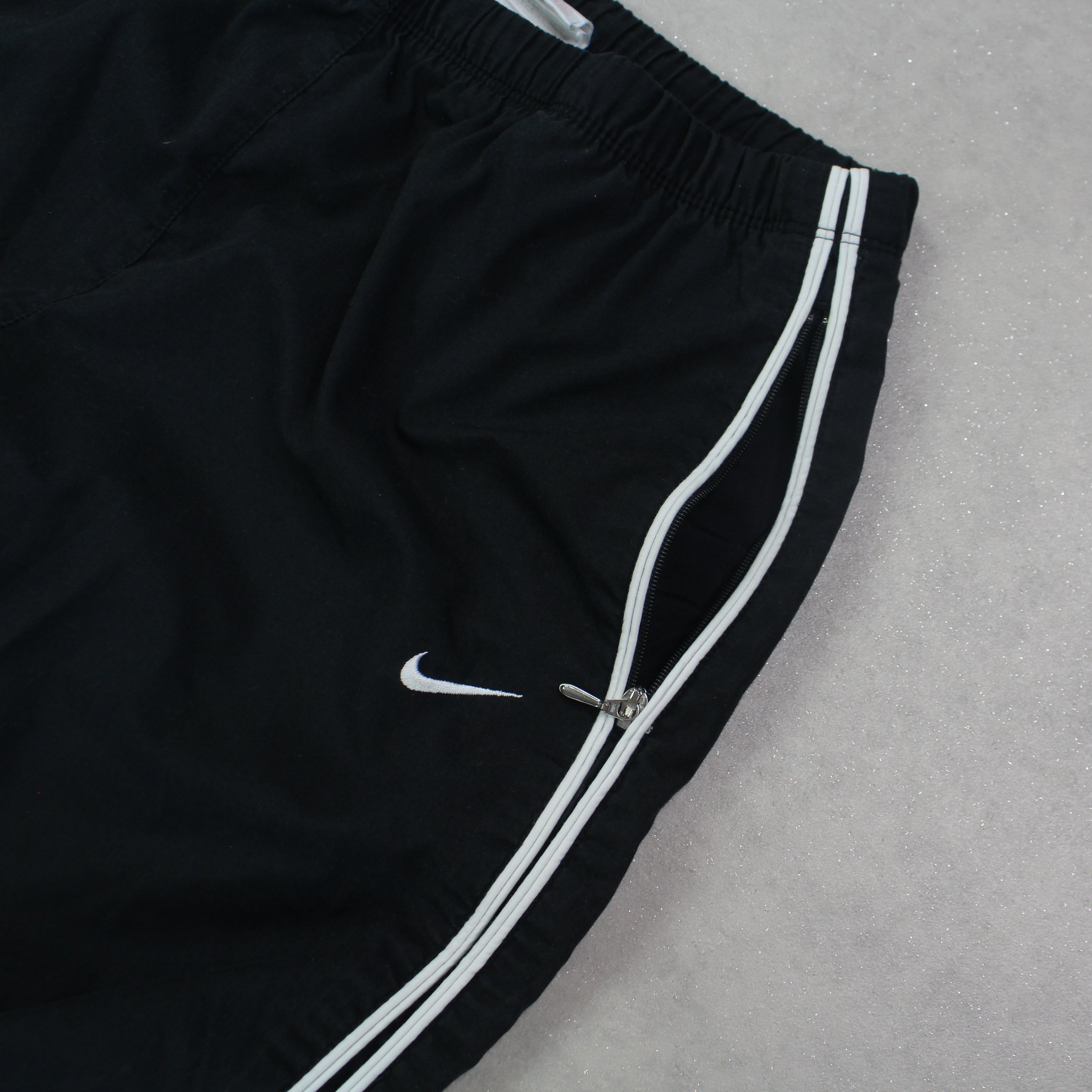 SUPER RARE 2000s Trackpants Black-Kikonat