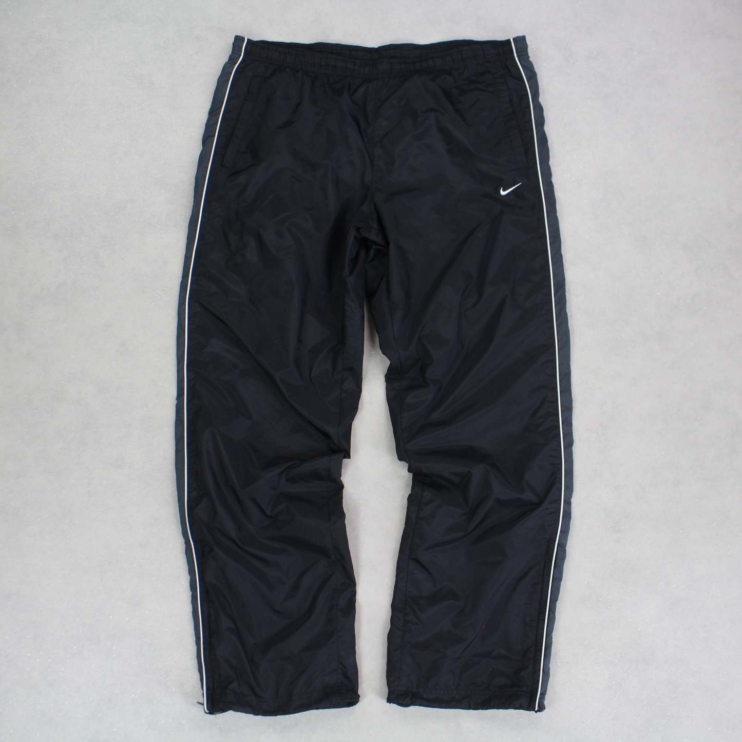 RARE 2000s Baggy Trackpants Black-Kikonat