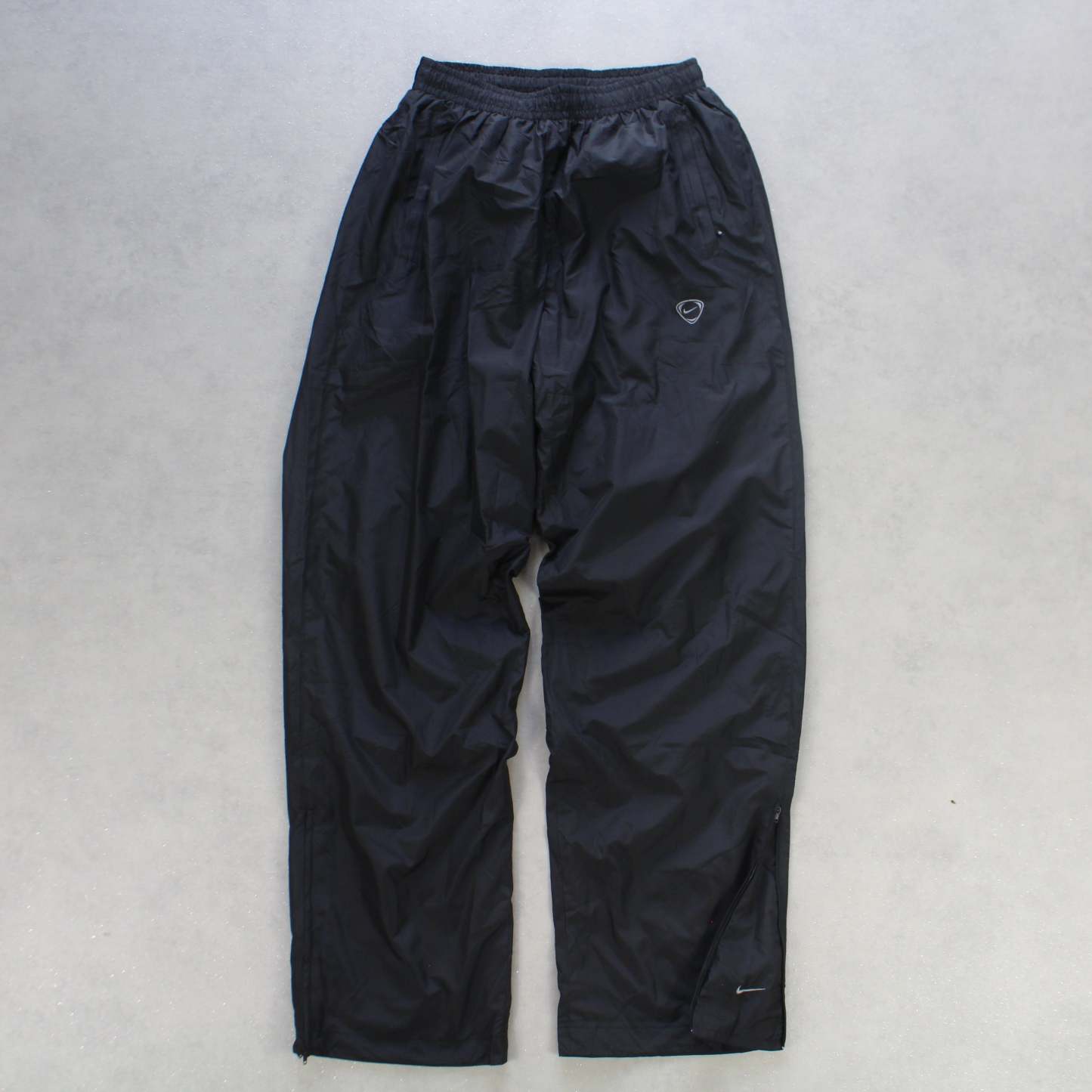 RARE 2000s Trackpants Black-Kikonat