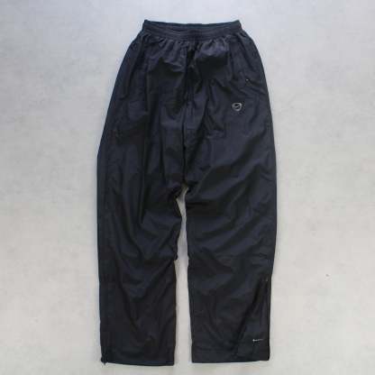 RARE 2000s Trackpants Black-Kikonat