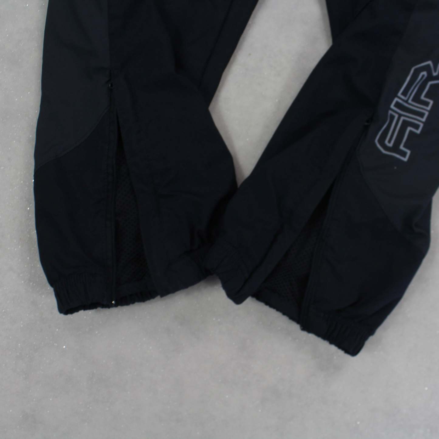 RARE 2000s Air Trackpants Black-Kikonat