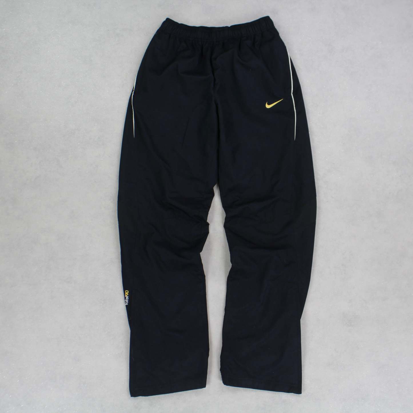 RARE 2000s Trackpants Black-Kikonat