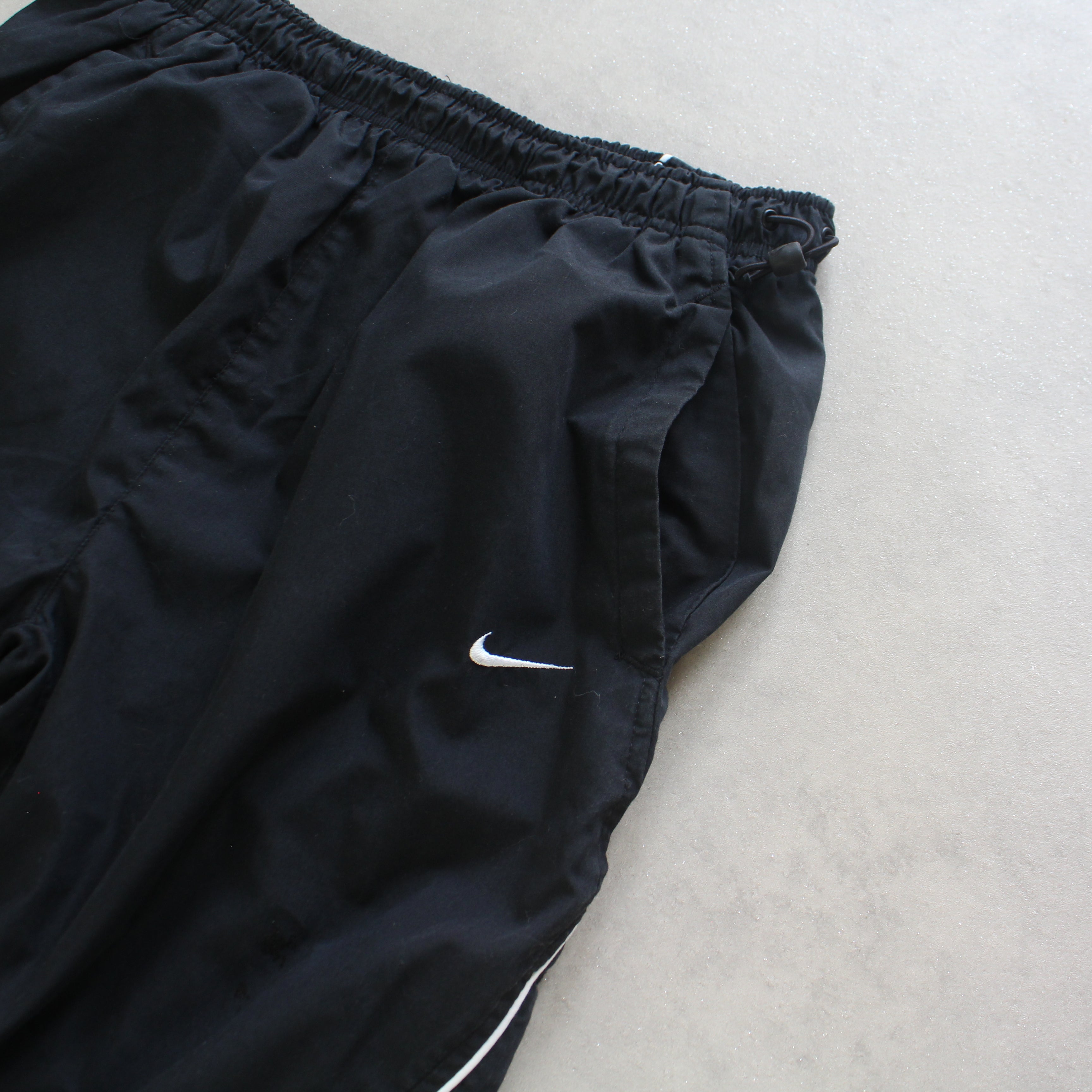 RARE 2000s Trackpants Black-Kikonat