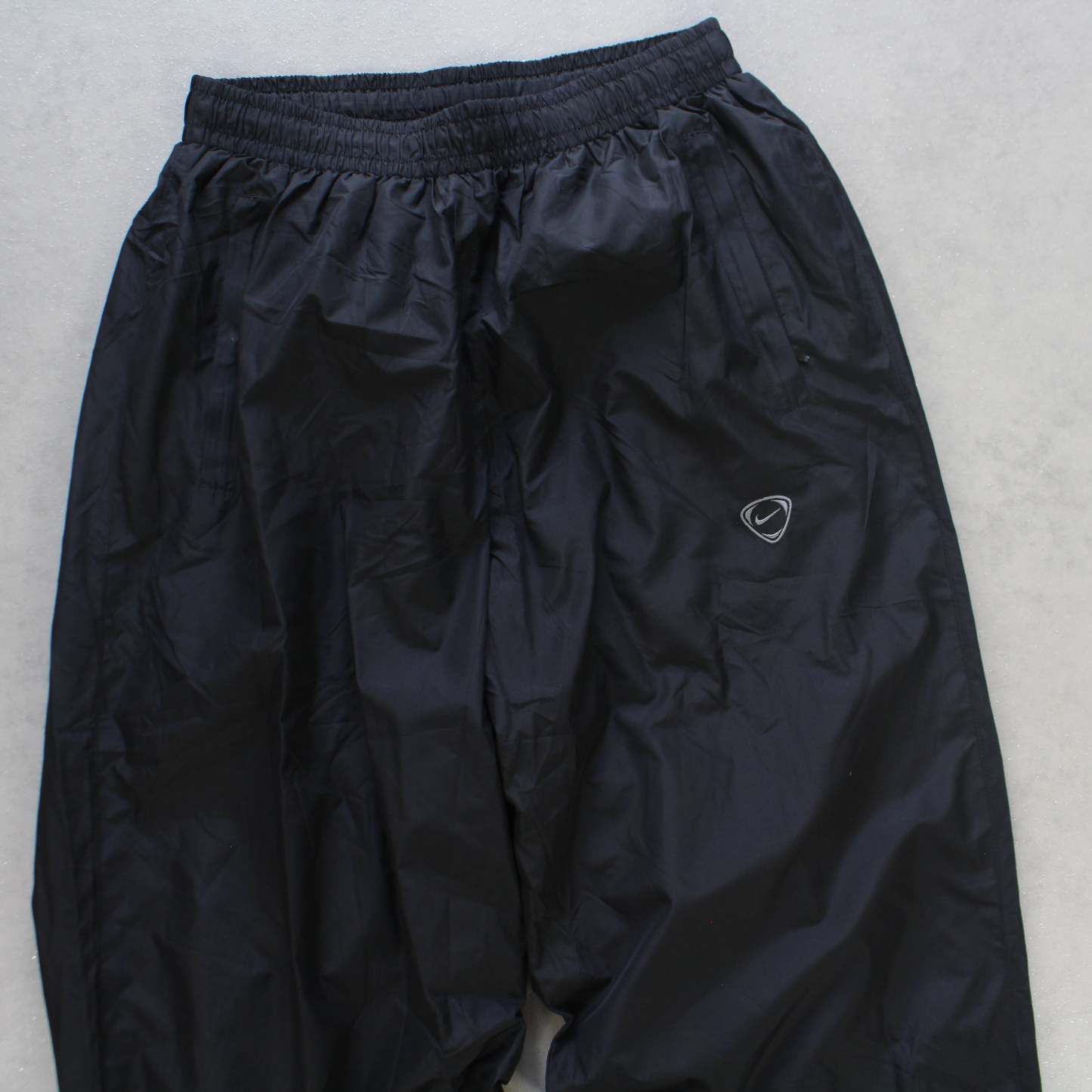 RARE 2000s Trackpants Black-Kikonat