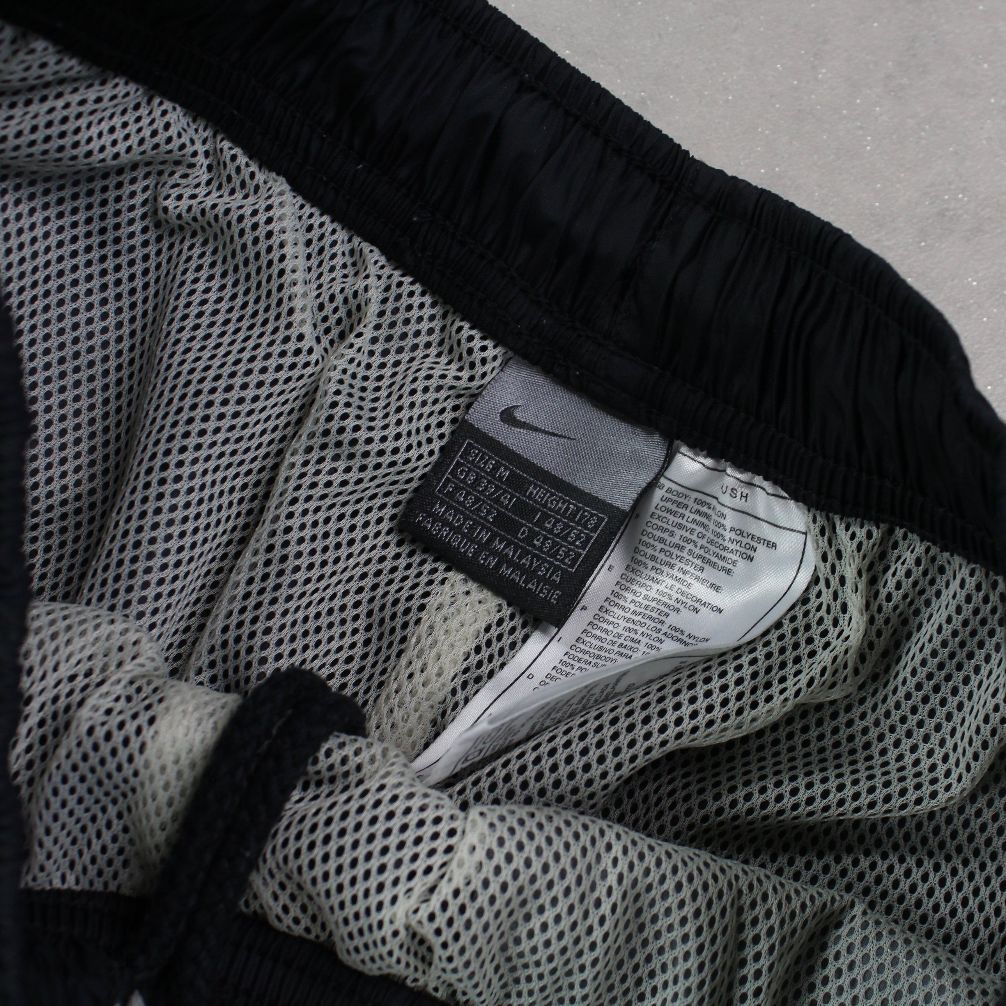 RARE 2000s Trackpants Black-Kikonat