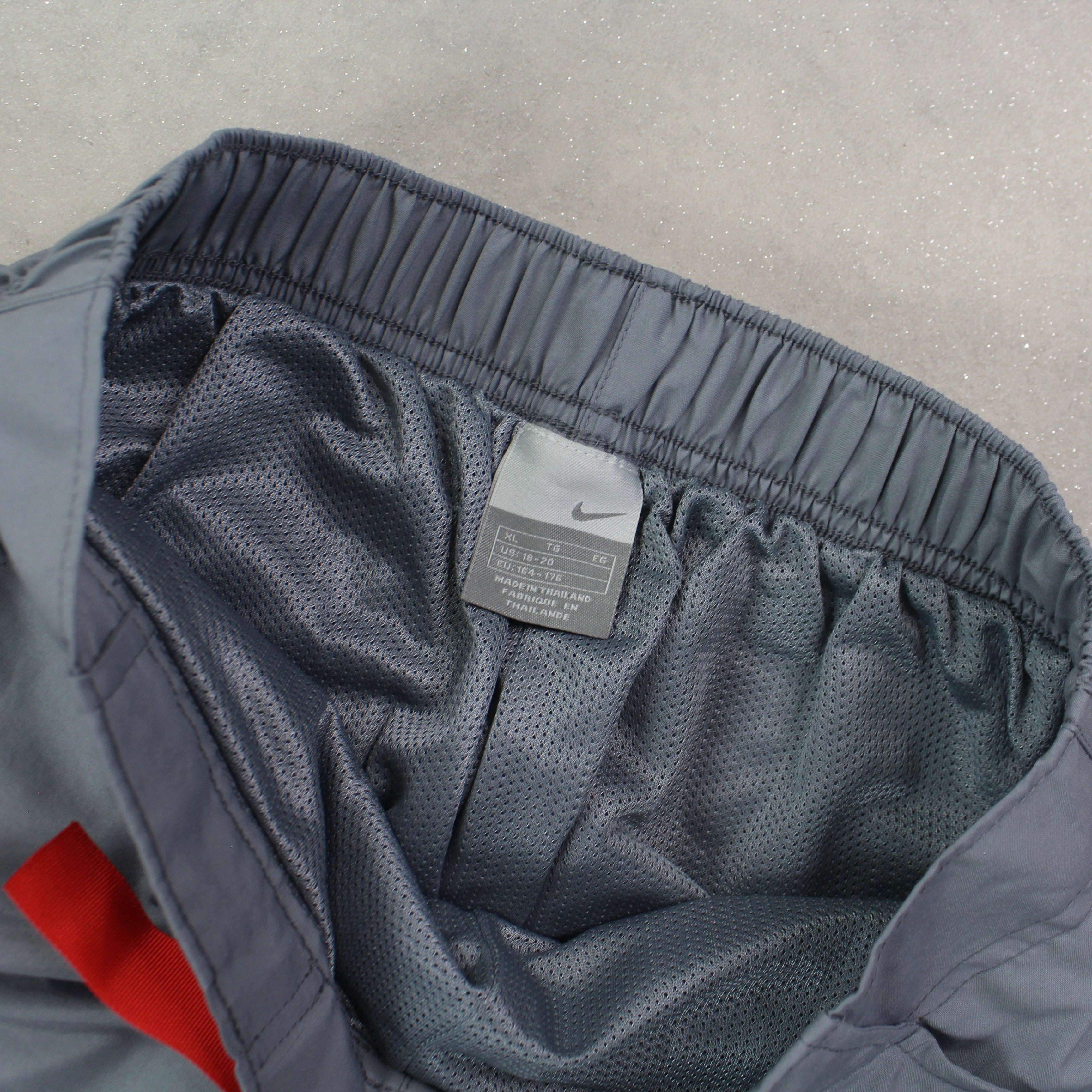 RARE 00s Trackpants Grey-Kikonat