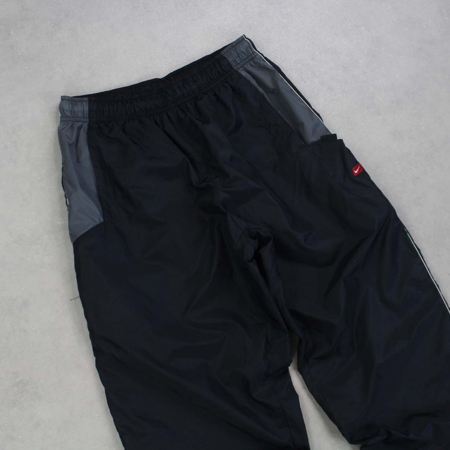 RARE 2000s Trackpants Black-Kikonat