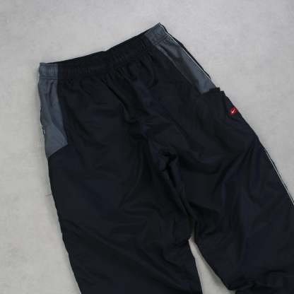RARE 2000s Trackpants Black-Kikonat