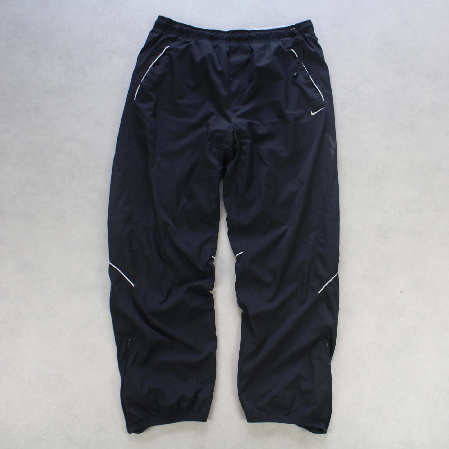 RARE 2000s Trackpants Black-Kikonat