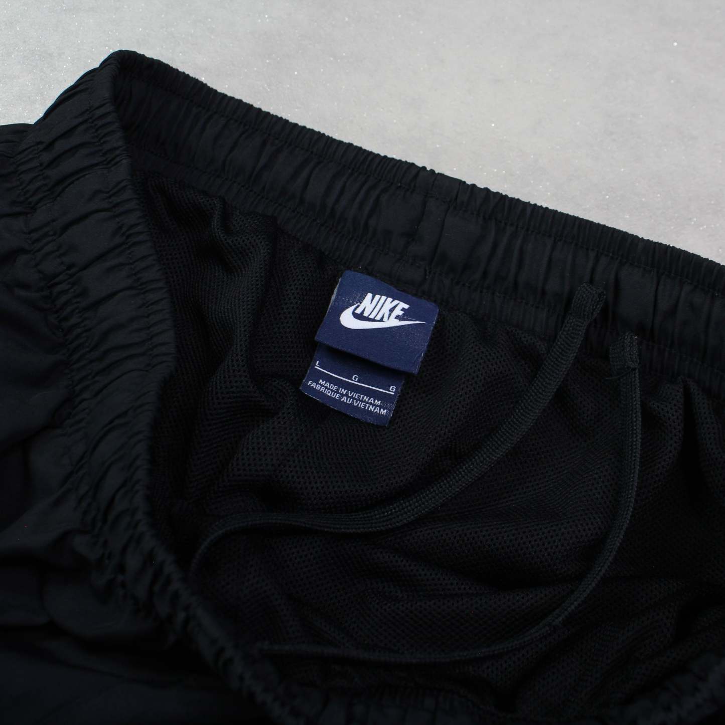 RARE 2000s Trackpants Black-Kikonat