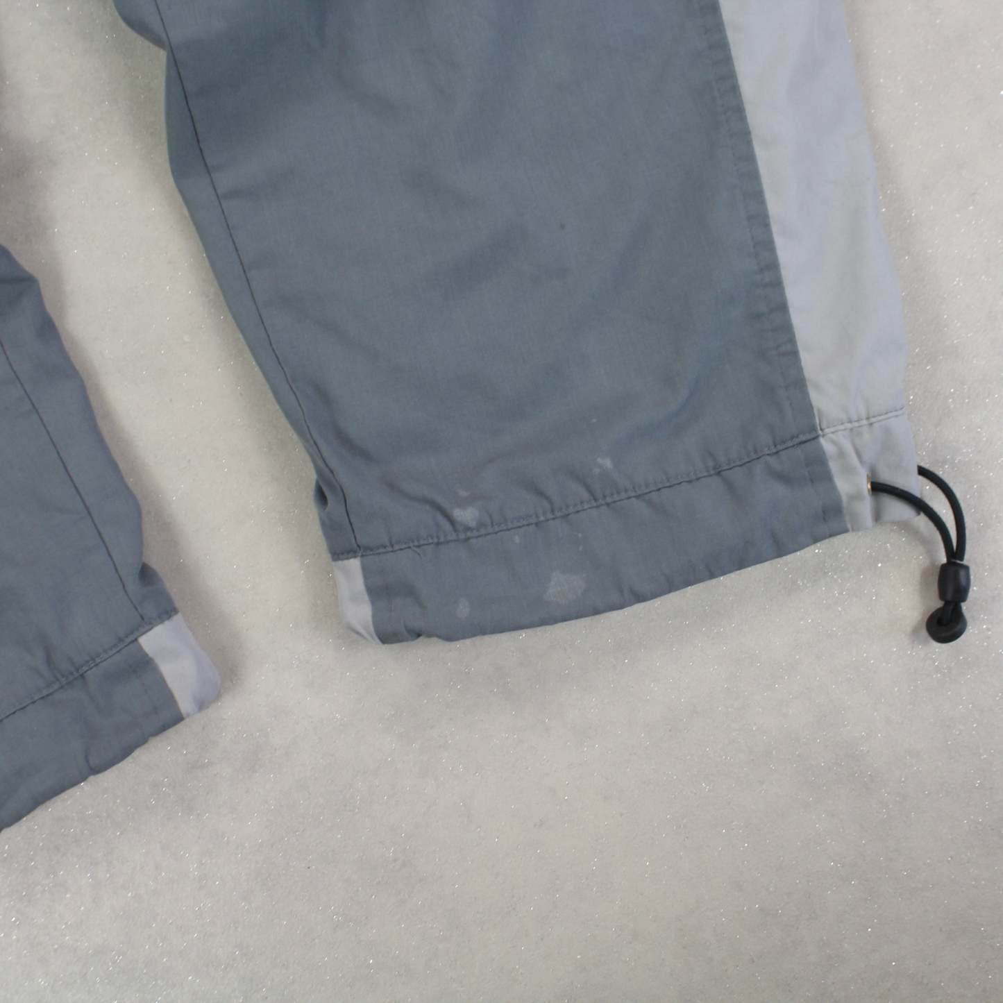 RARE 2000s Trackpants Grey-Kikonat