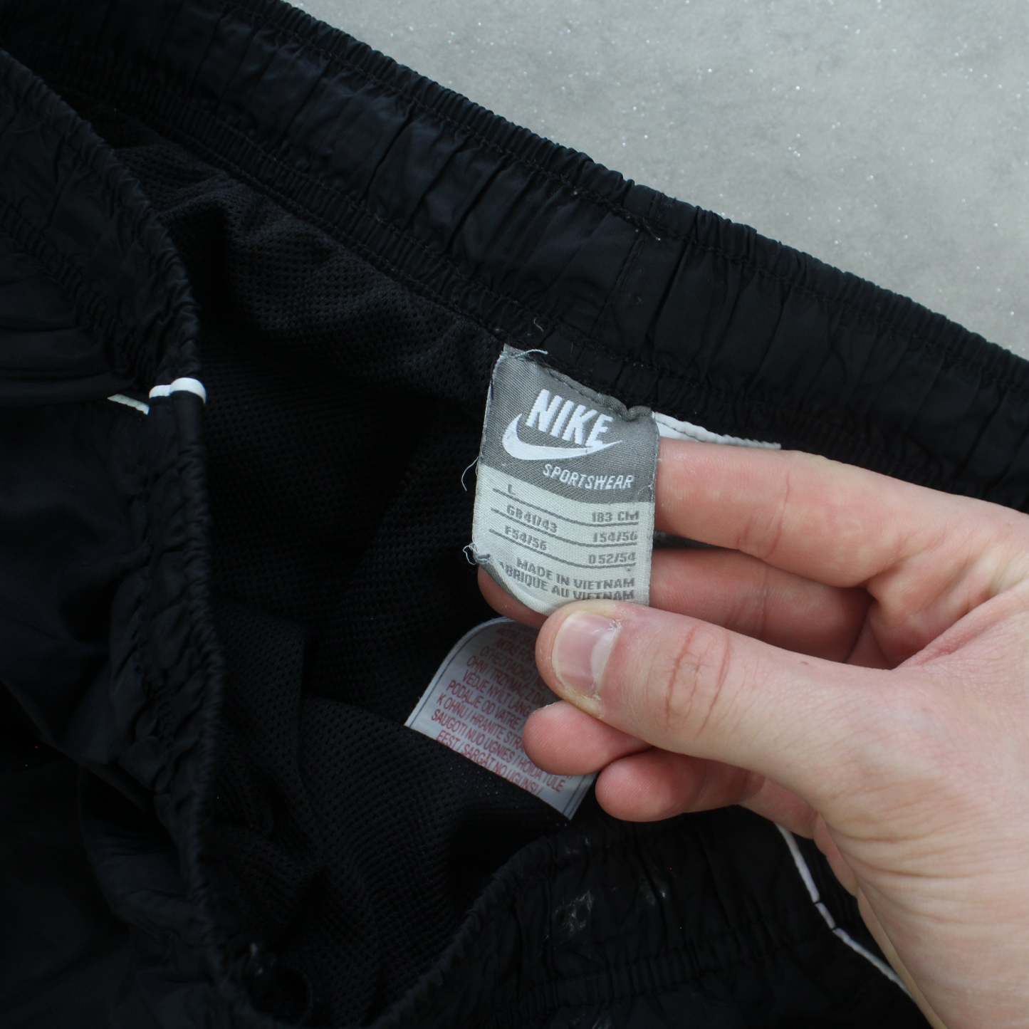 RARE 2000s Trackpants Black-Kikonat