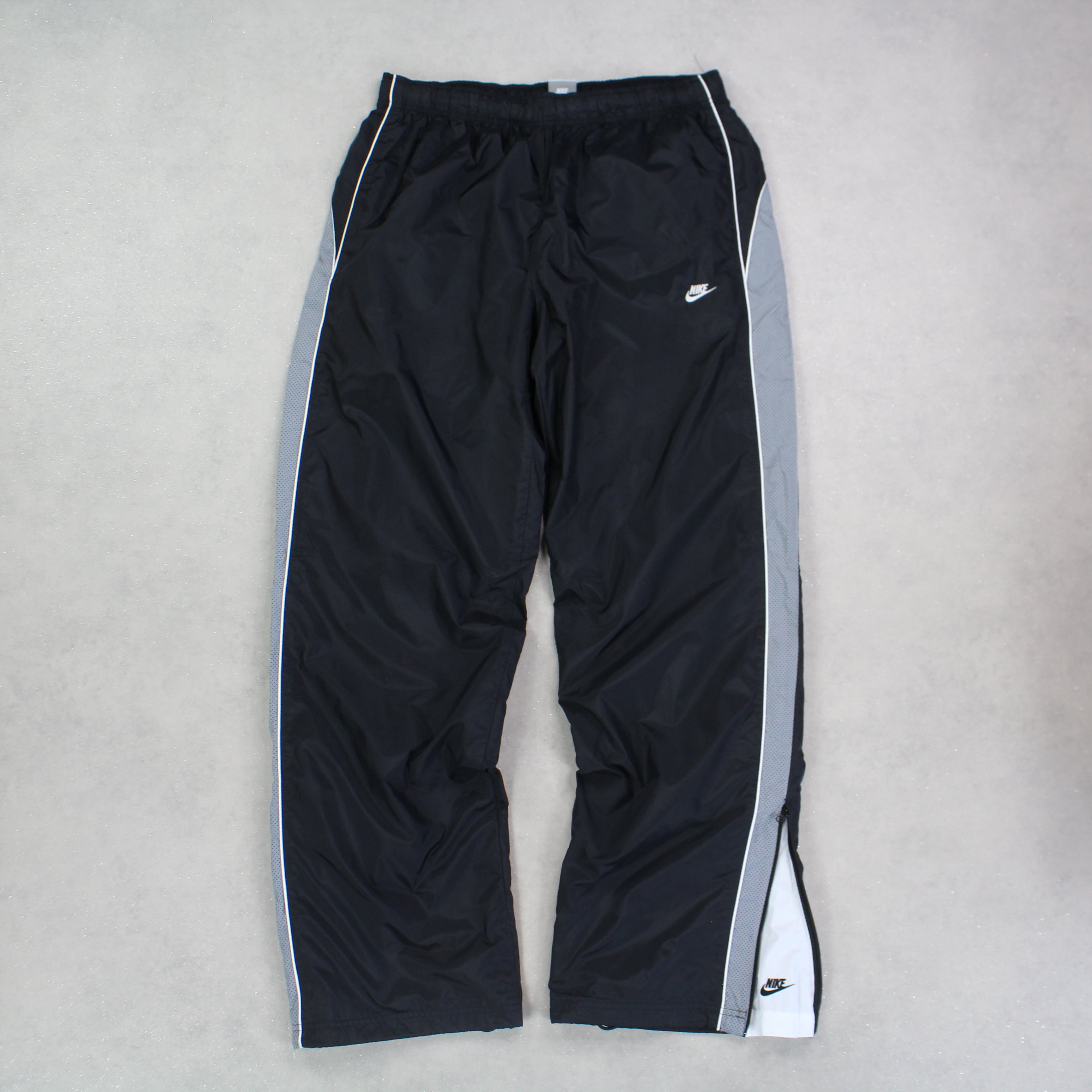 RARE 2000s Baggy Trackpants Black-Kikonat