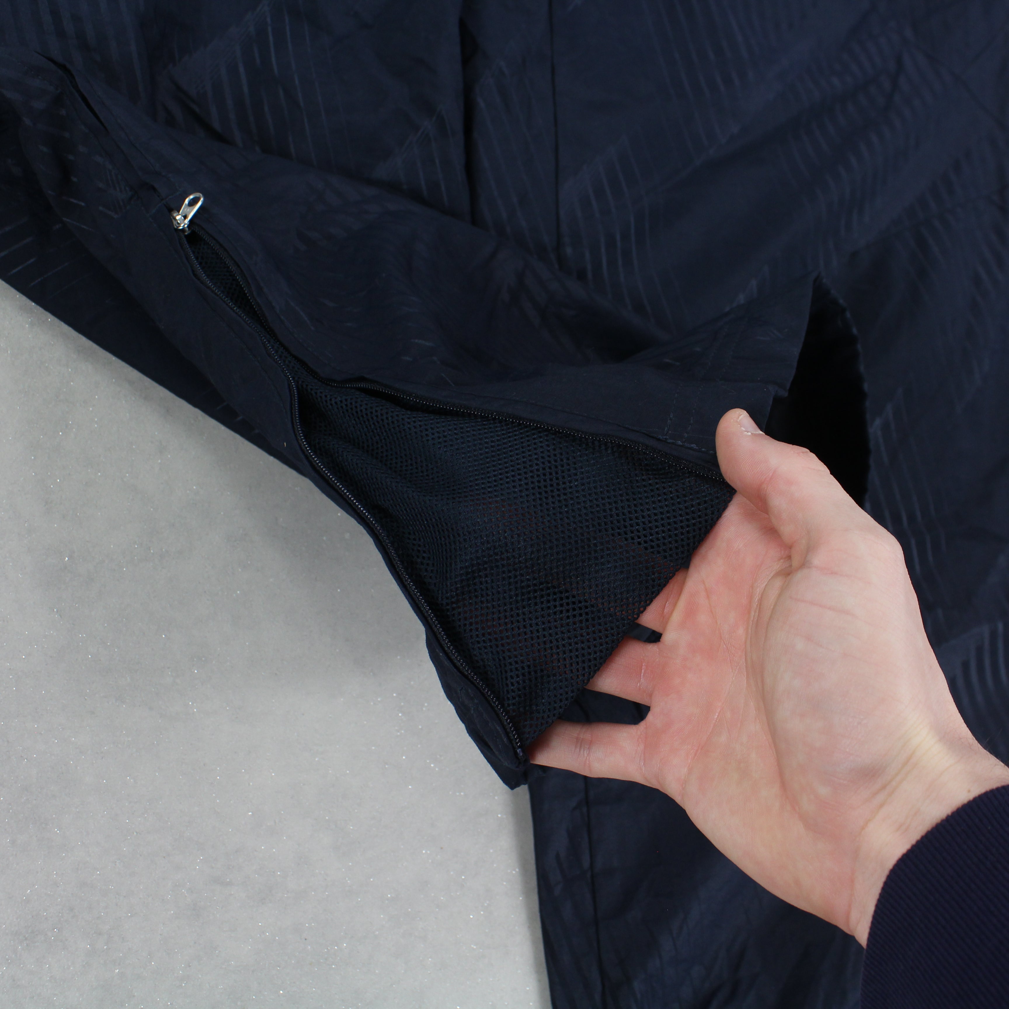 RARE 2000s Air Trackpants Navy-Kikonat