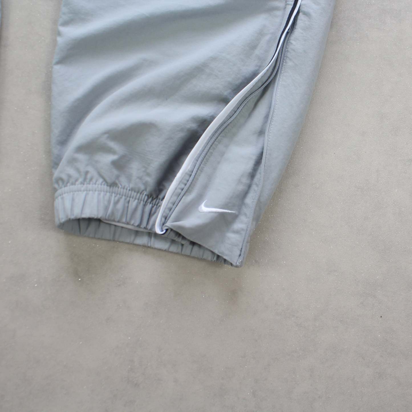 SUPER RARE 2000s Trackpants Grey-Kikonat