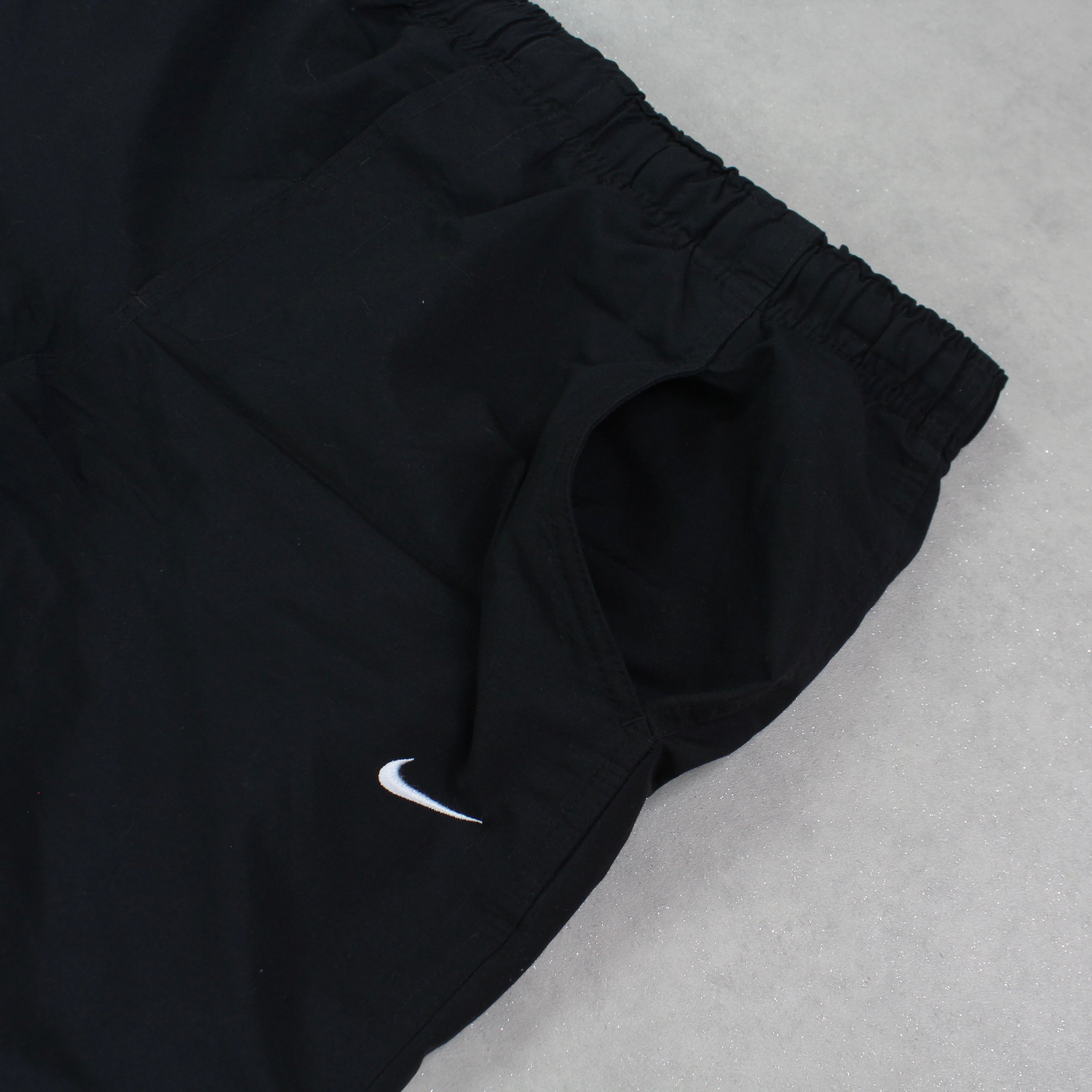 RARE 2000s Trackpants Black-Kikonat