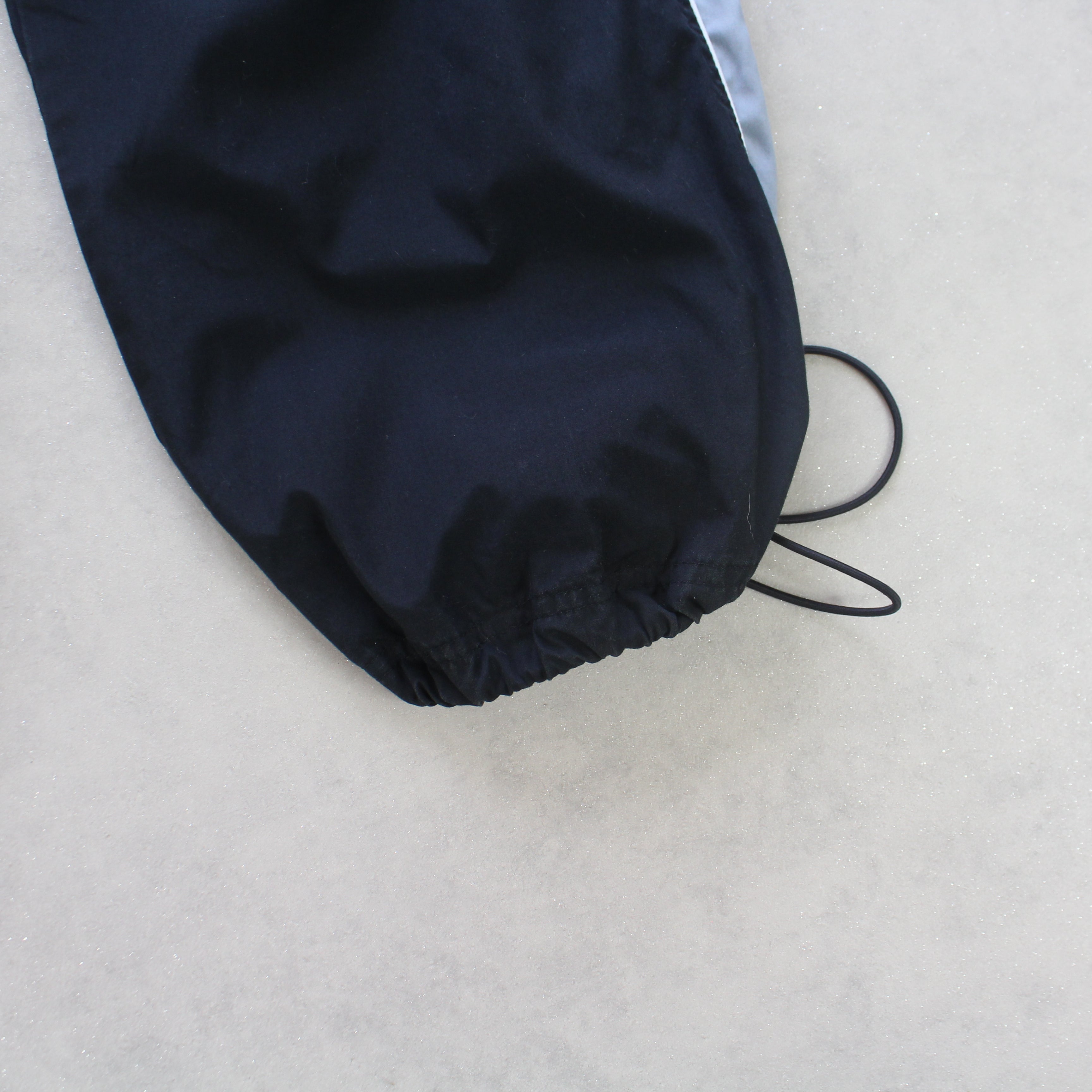 RARE 2000s Trackpants Black-Kikonat